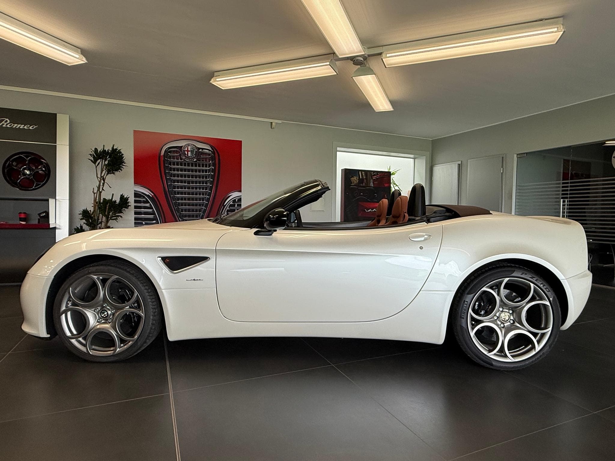 Alfa-Romeo 8C Spider (2010) - Photo 5
