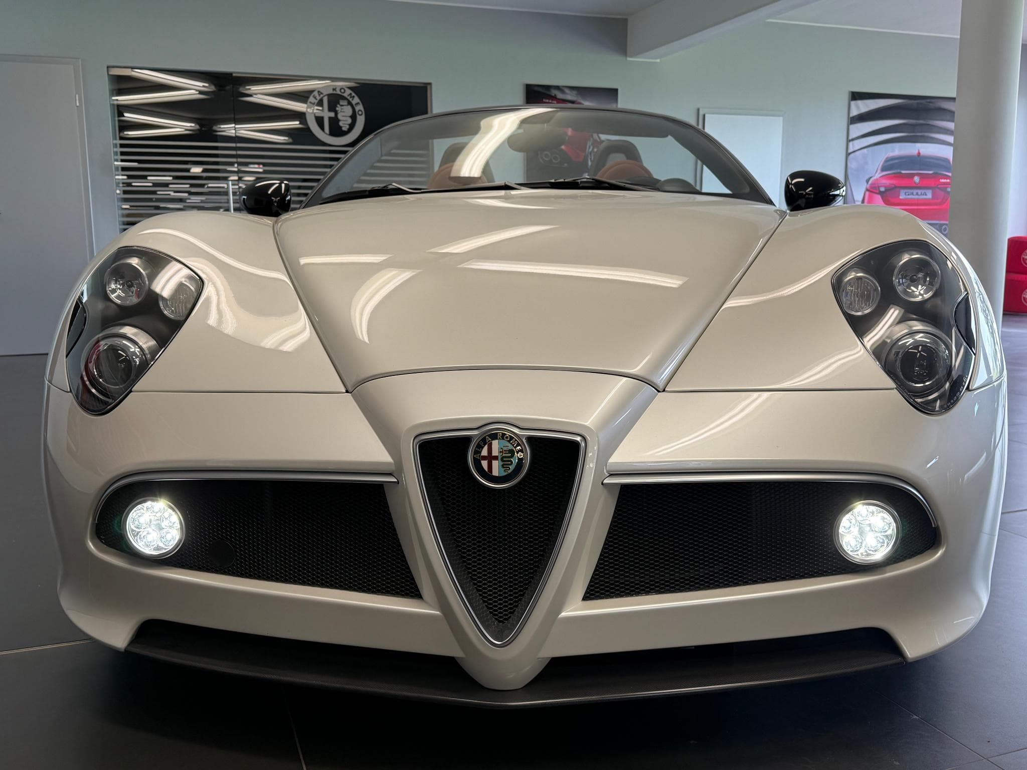 Alfa-Romeo 8C Spider (2010) - Photo 7