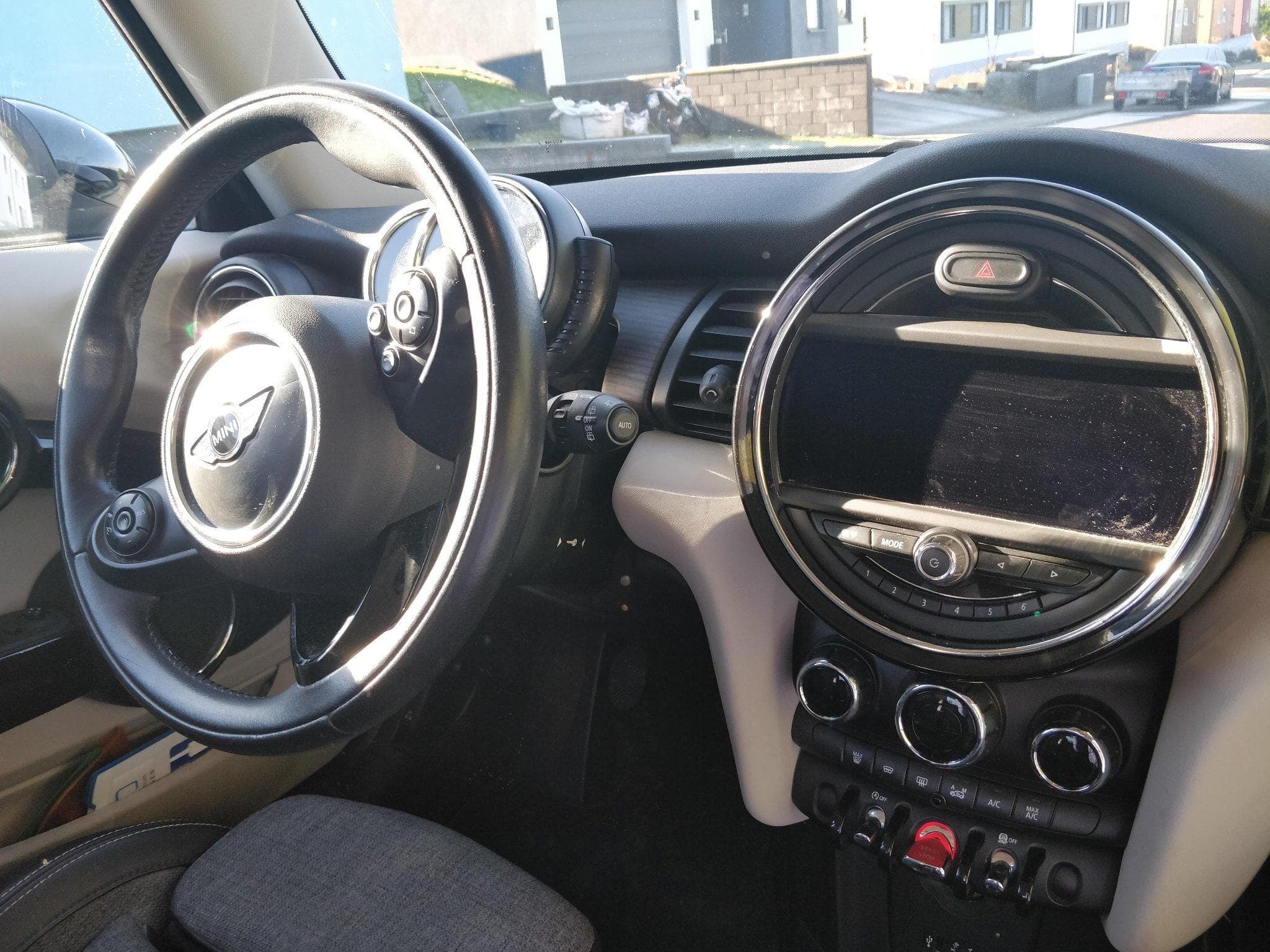Mini Cooper D F56 (2014) - Photo 4