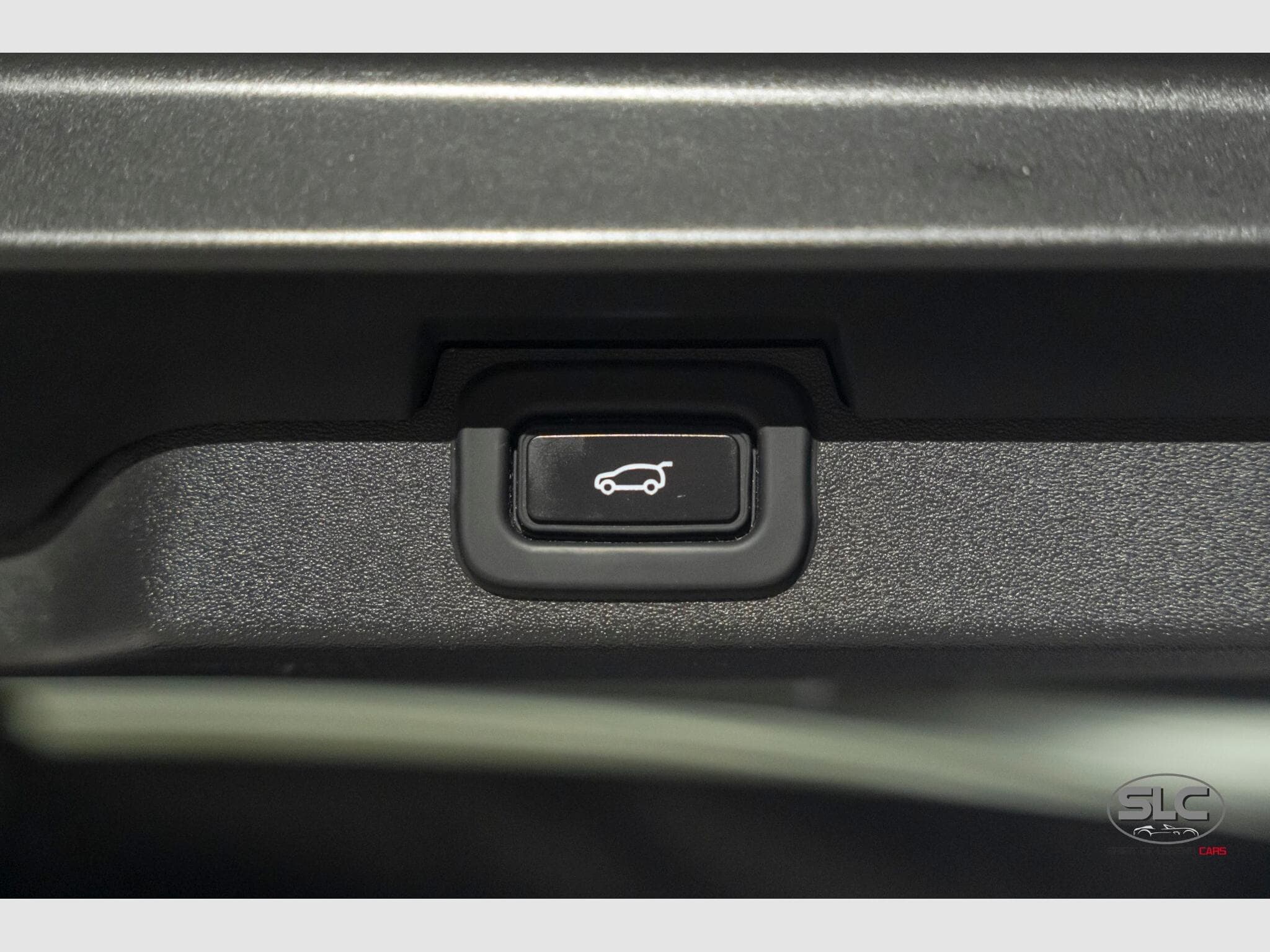 Land-Rover Discovery D250 R-Dynamic S FaceLift 7 Seats (2021) - Photo 14