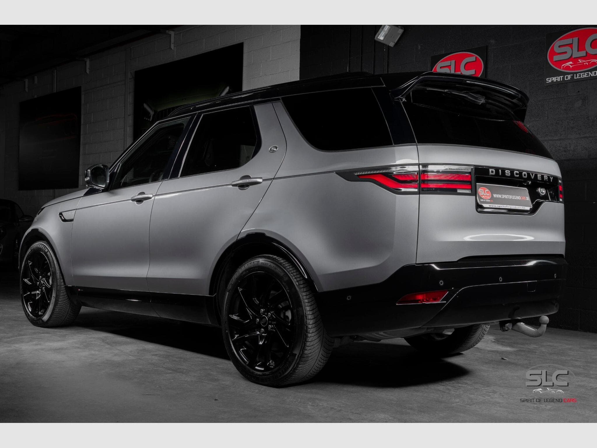 Land-Rover Discovery D250 R-Dynamic S FaceLift 7 Seats (2021) - Photo 3