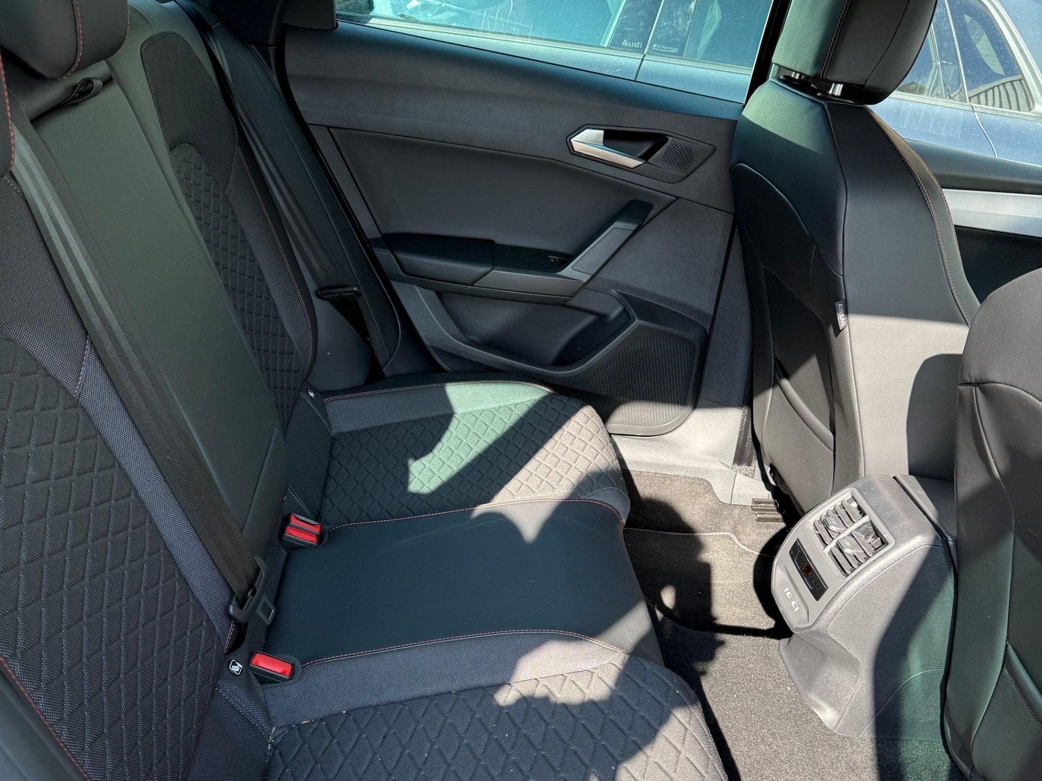 BMW 118 118i Sportline avec toit ouvrant (2016) - Photo 4