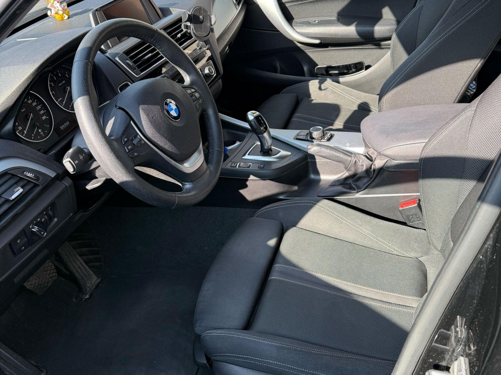 BMW 118 118i Sportline avec toit ouvrant (2016) - Photo 6