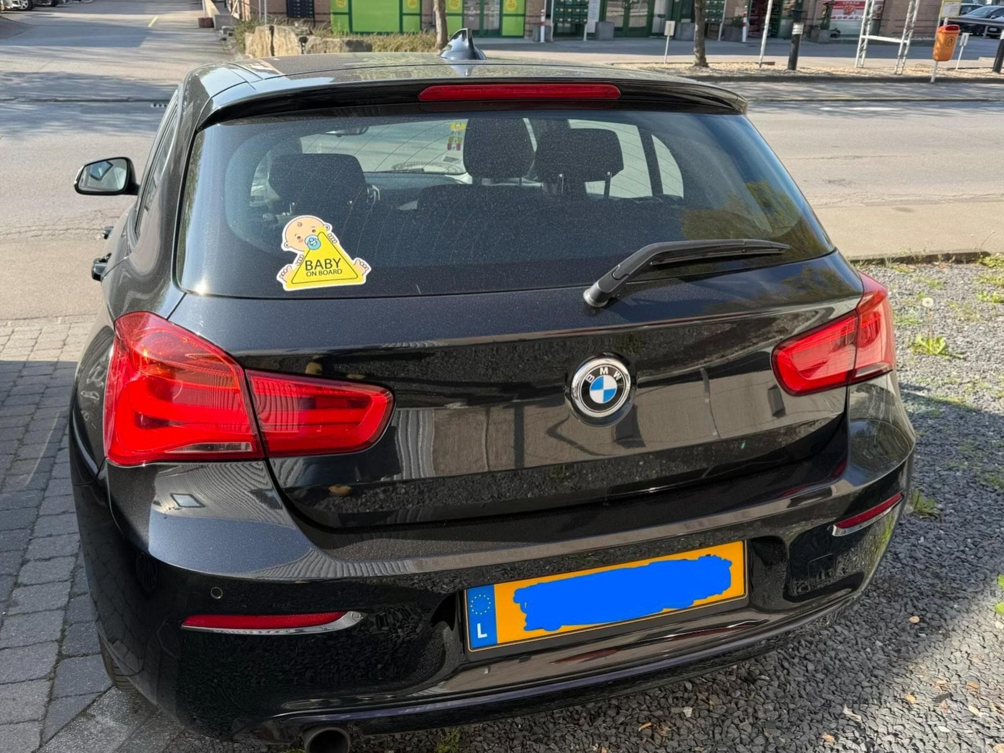 BMW 118 118i Sportline avec toit ouvrant (2016) - Photo 8