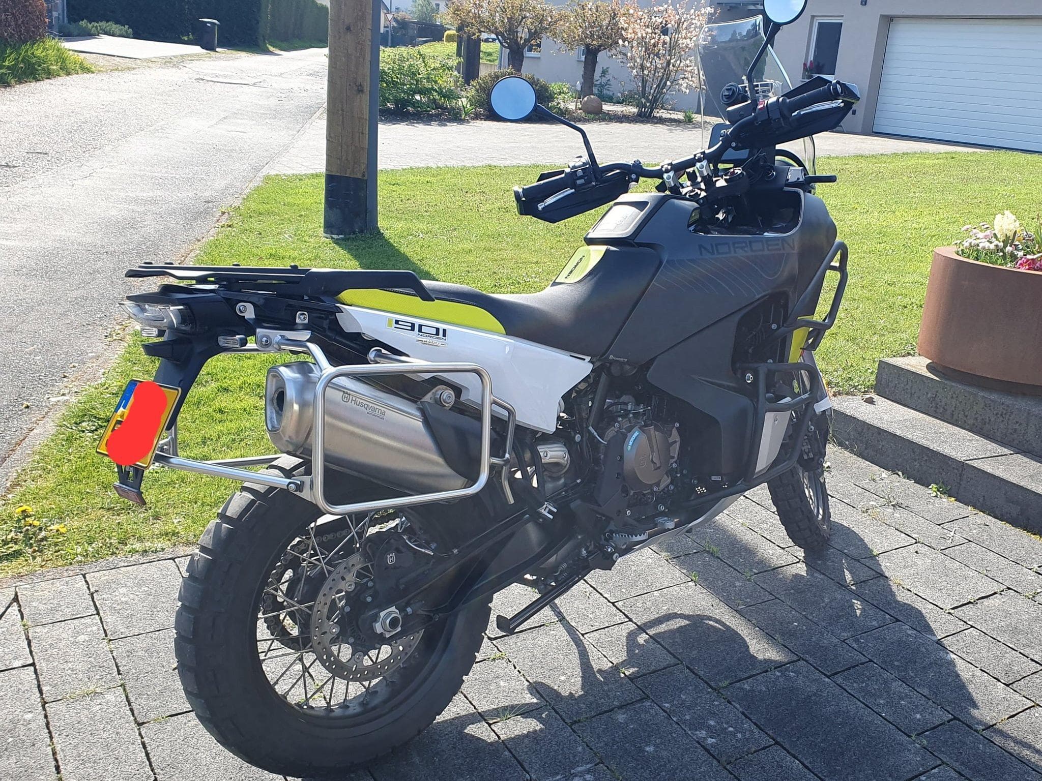 Husqvarna 901 Norden (2024) - Foto 2