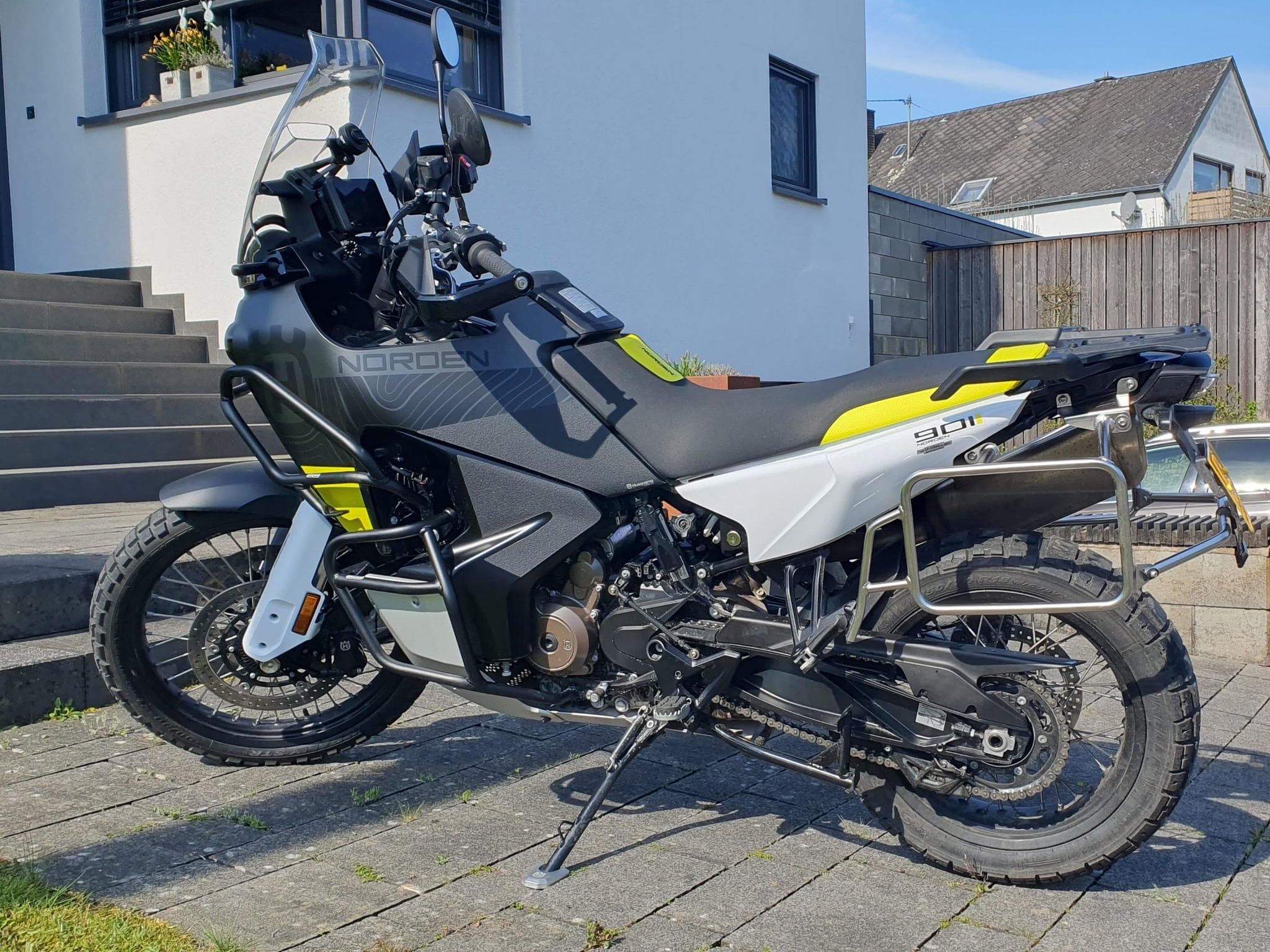 Husqvarna 901 Norden (2024) - Foto 4
