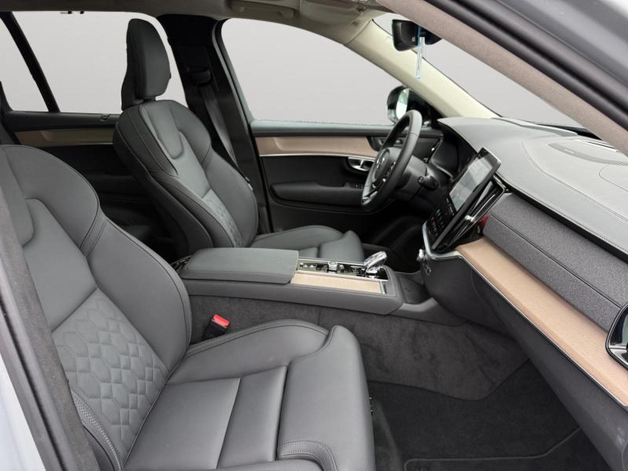 Volvo XC90 T8 Ultra Dark / Hybride (2025) - Photo 16