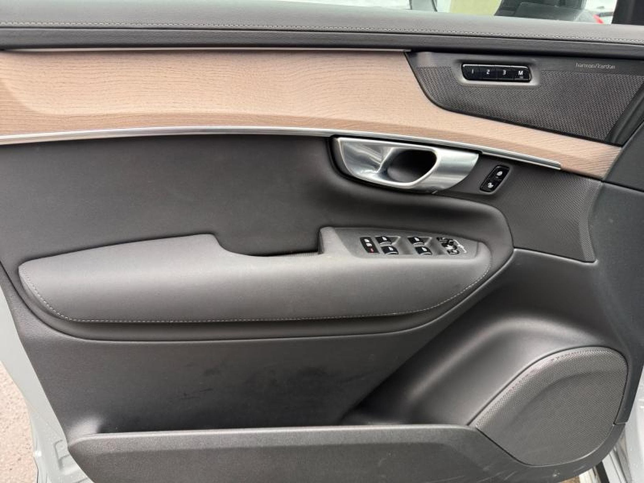 Volvo XC90 T8 Ultra Dark / Hybride (2025) - Photo 29