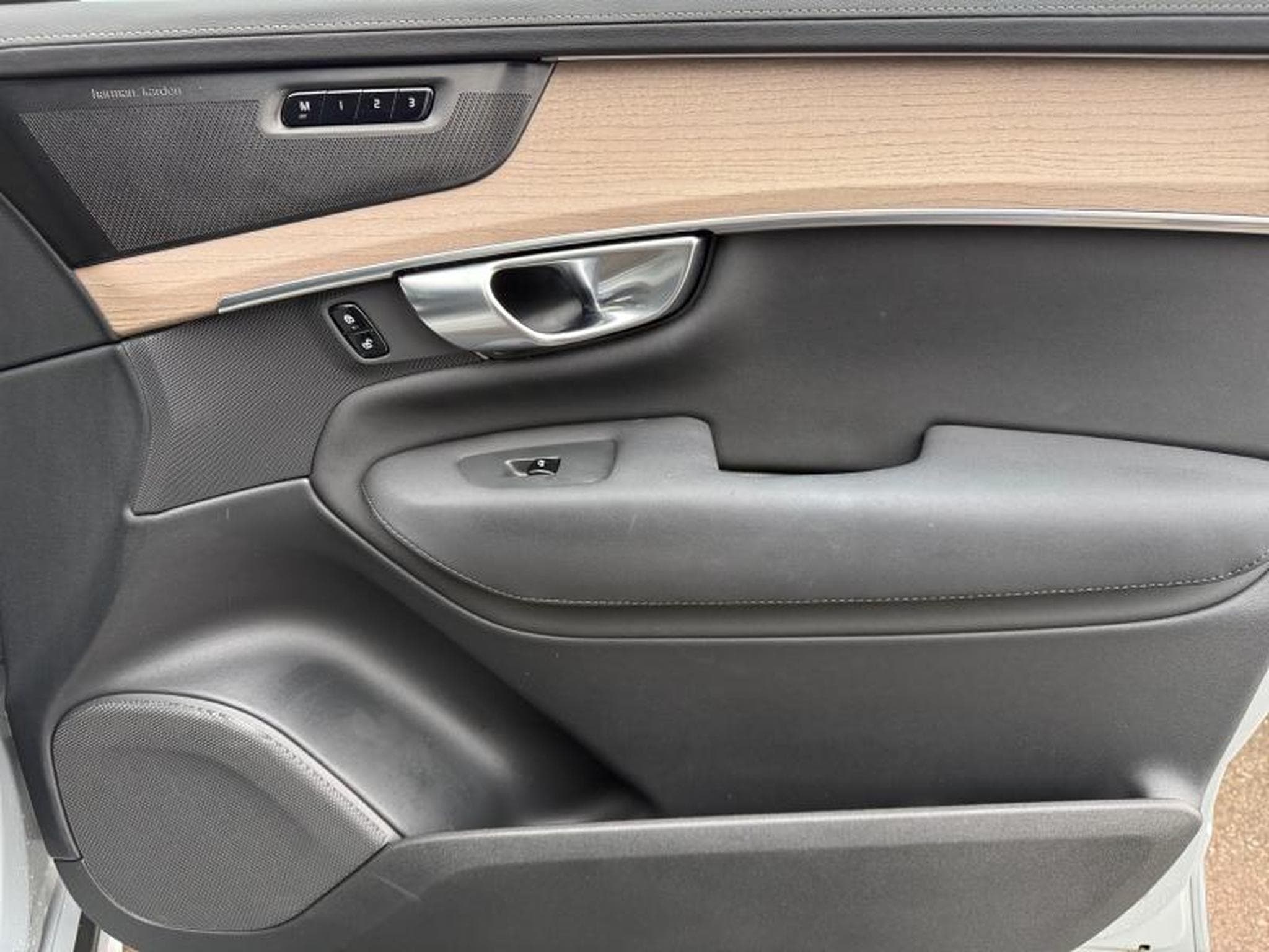 Volvo XC90 T8 Ultra Dark / Hybride (2025) - Photo 30