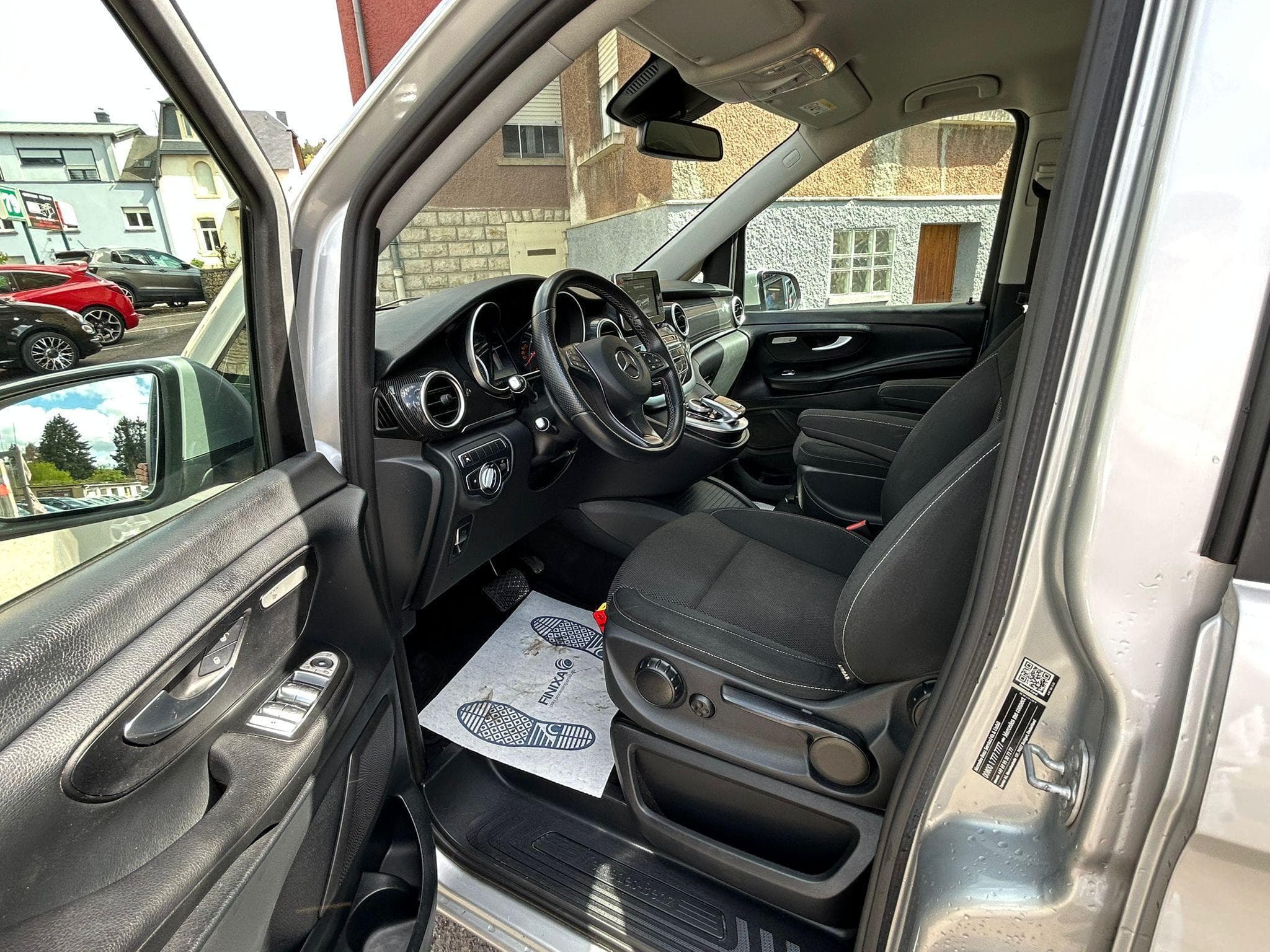 Mercedes V 220 CDI 8 PLACES PANORAMA (2019) - Photo 11