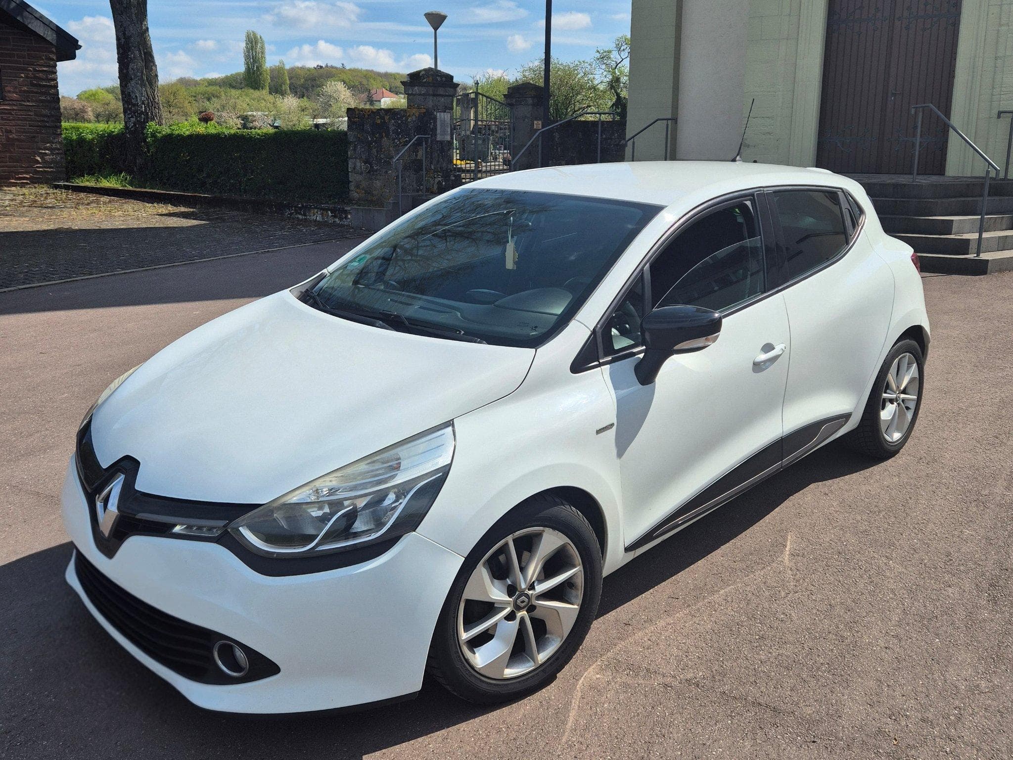 Renault Clio 1.5 dCi Energy Limited (2016) - Photo 1