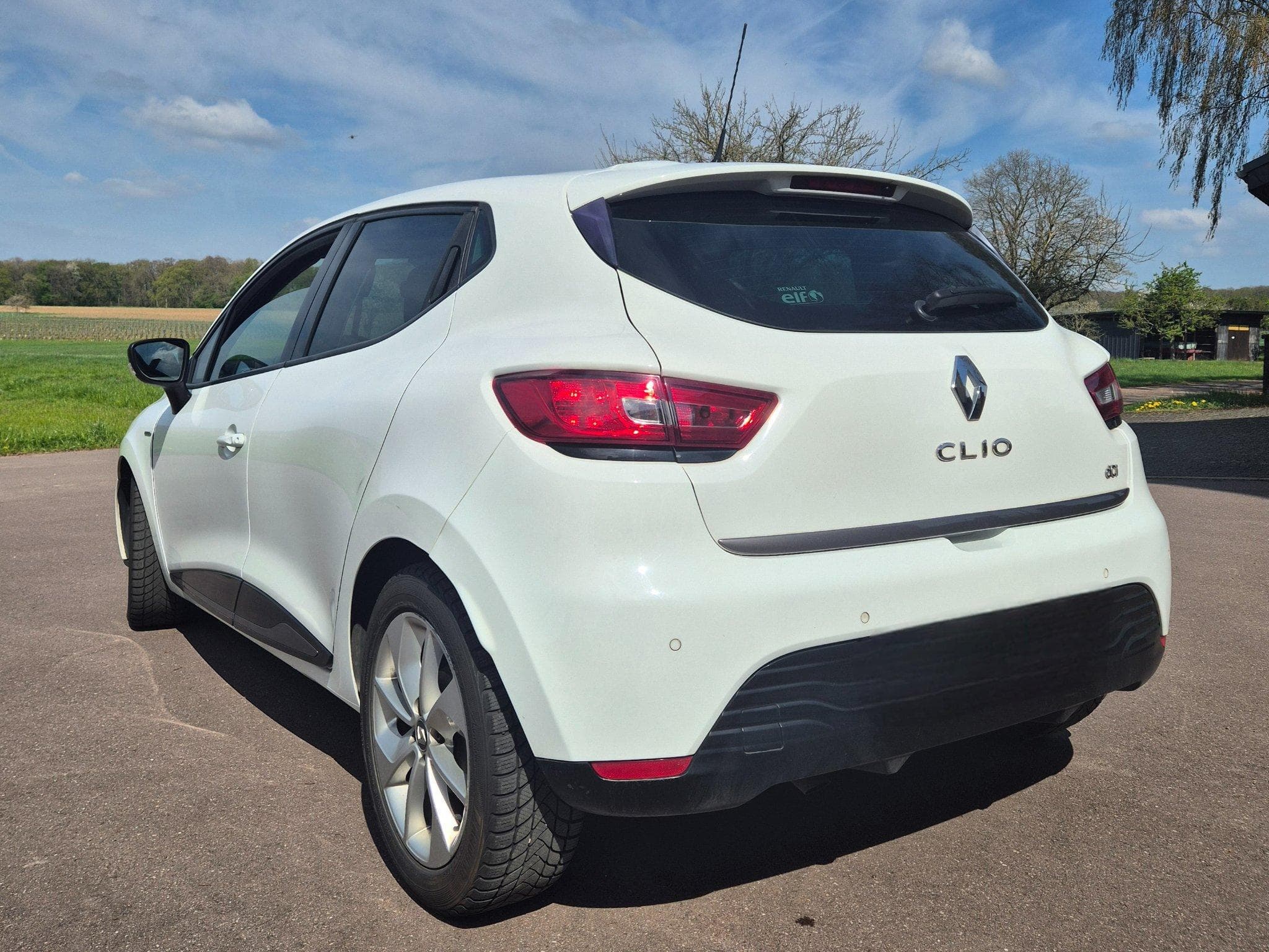 Renault Clio 1.5 dCi Energy Limited (2016) - Photo 2
