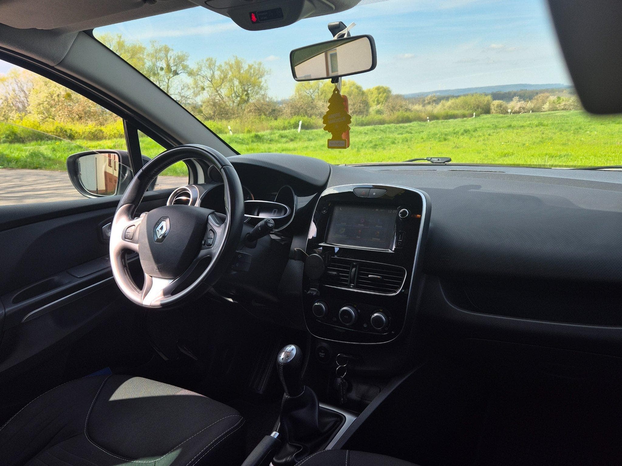 Renault Clio 1.5 dCi Energy Limited (2016) - Photo 3