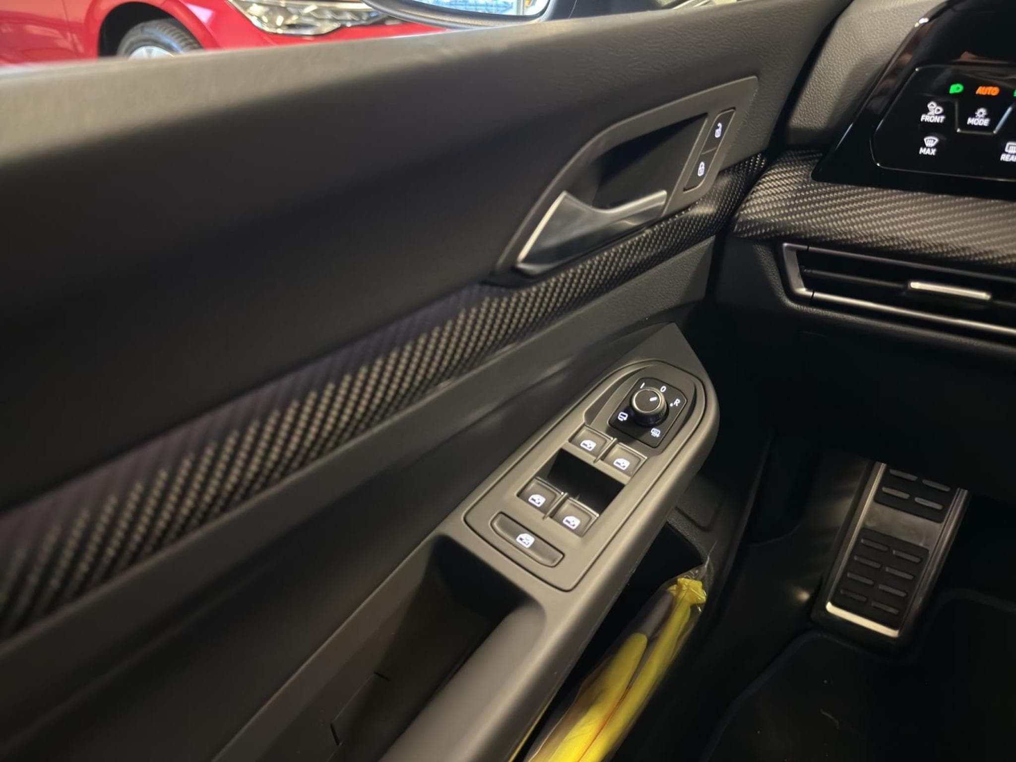 VW Golf R (2026) - Photo 14