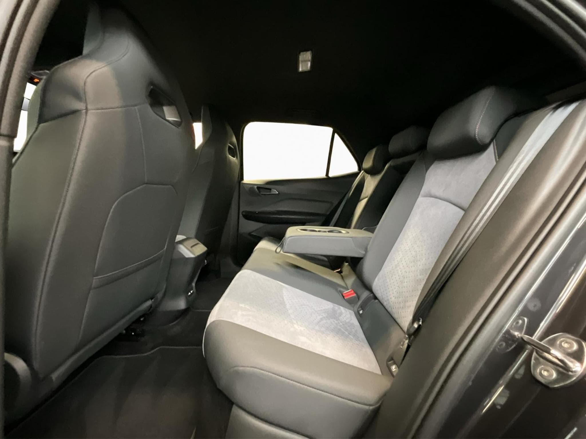 Cupra Born Zertifikat+77kWh+eBoost+LM20+P.Sennheiser (2024) - Foto 16