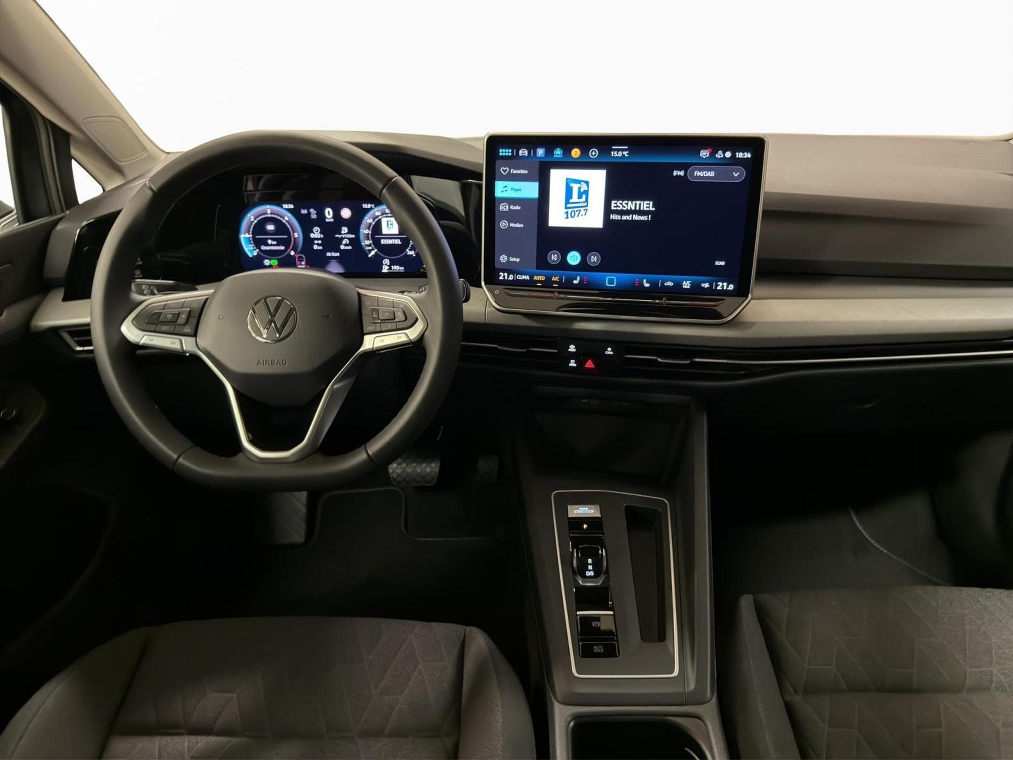 VW Golf LIFE (2026) - Photo 2