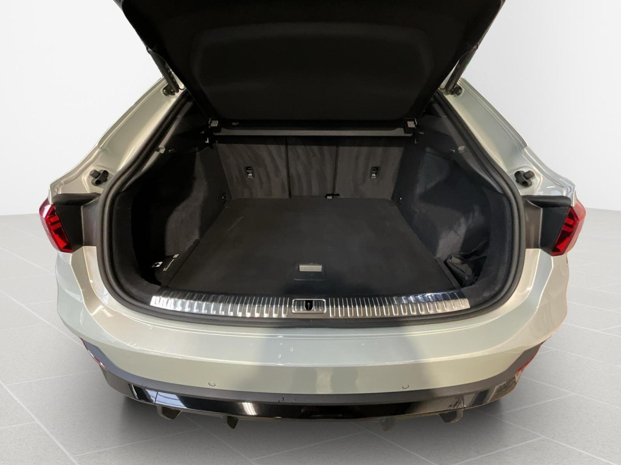 Audi Q3 SB+S-Line+35TDI+S-Tronic (2024) - Photo 18