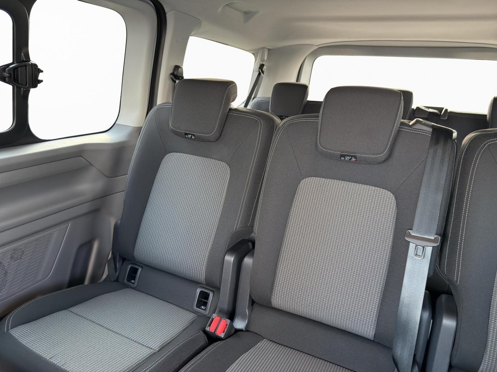 VW Caravelle COURT (2026) - Photo 15