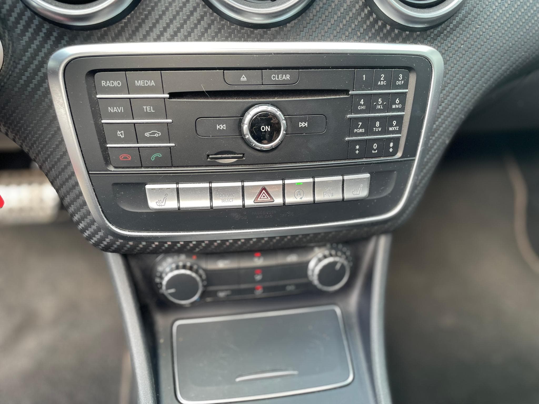 Mercedes A 180 d AMG Line 7G-DCT Toit Ouvrant (2016) - Foto 10