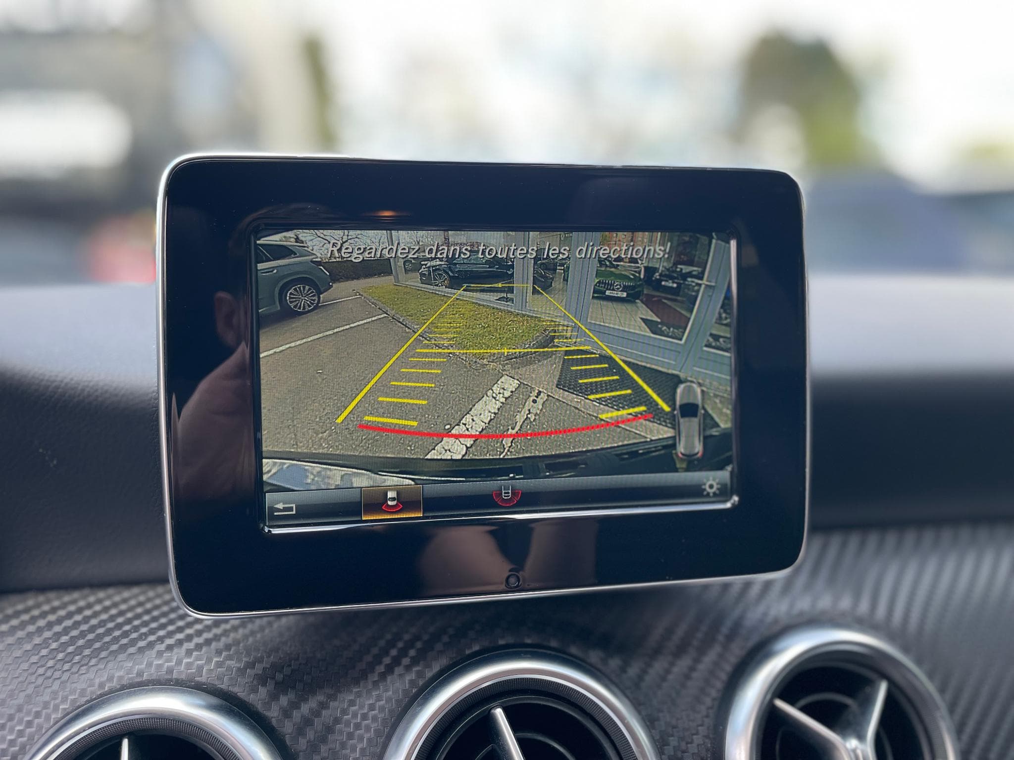 Mercedes A 180 d AMG Line 7G-DCT Toit Ouvrant (2016) - Foto 11