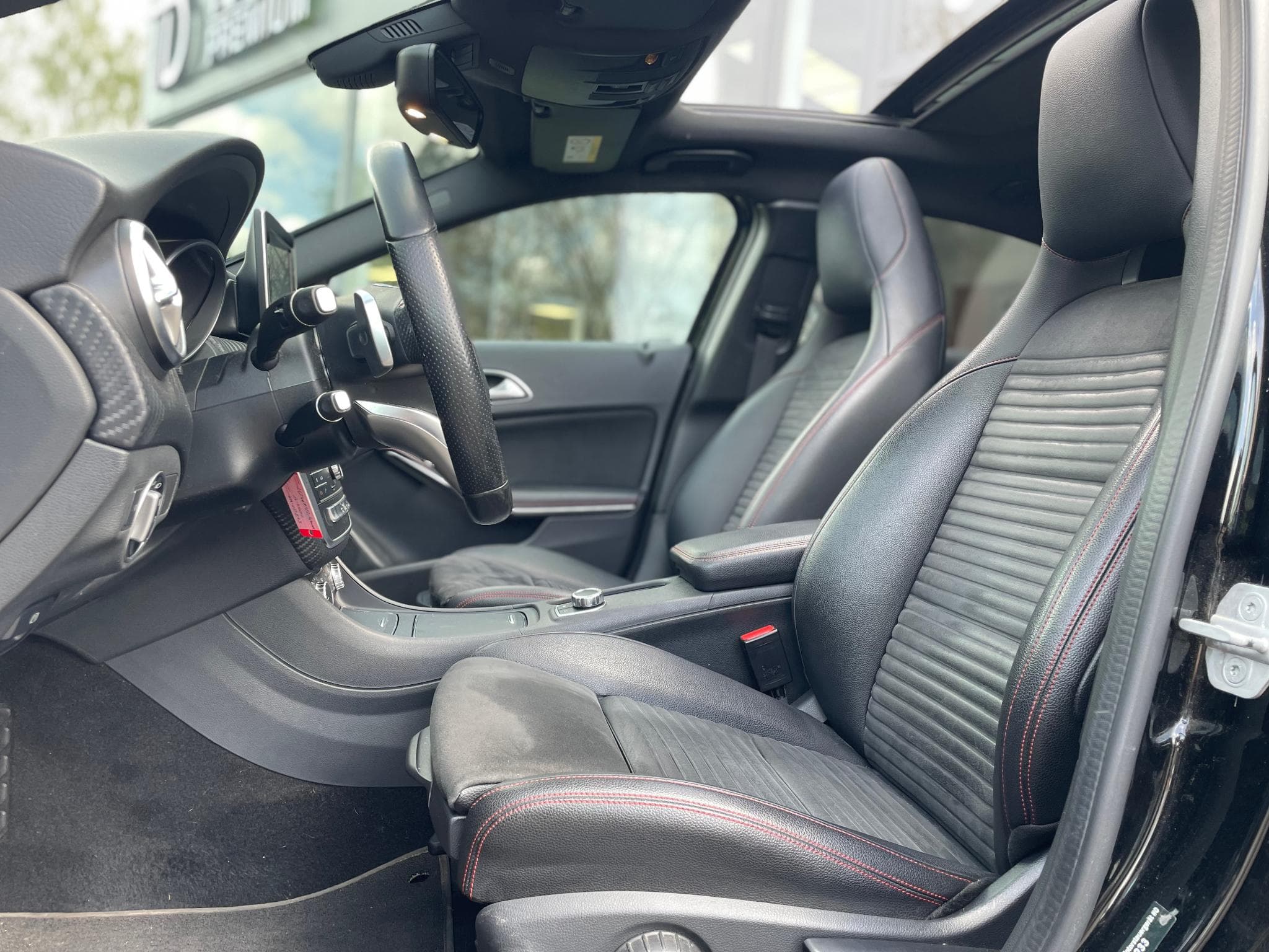 Mercedes A 180 d AMG Line 7G-DCT Toit Ouvrant (2016) - Foto 7