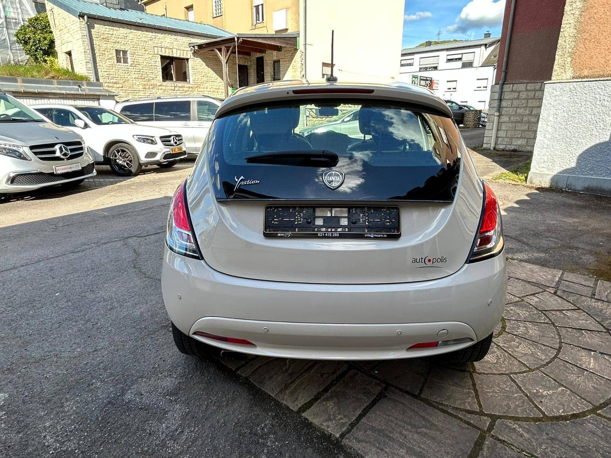 Lancia Ypsilon 1.2 Essence 5 Portes (2015) - Foto 5