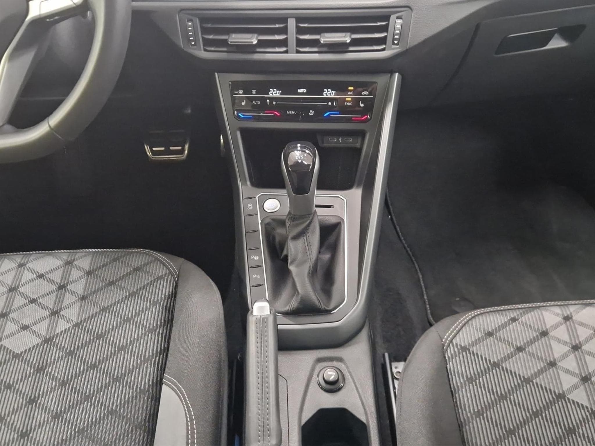 VW Taigo R-LINE (2024) - Foto 12