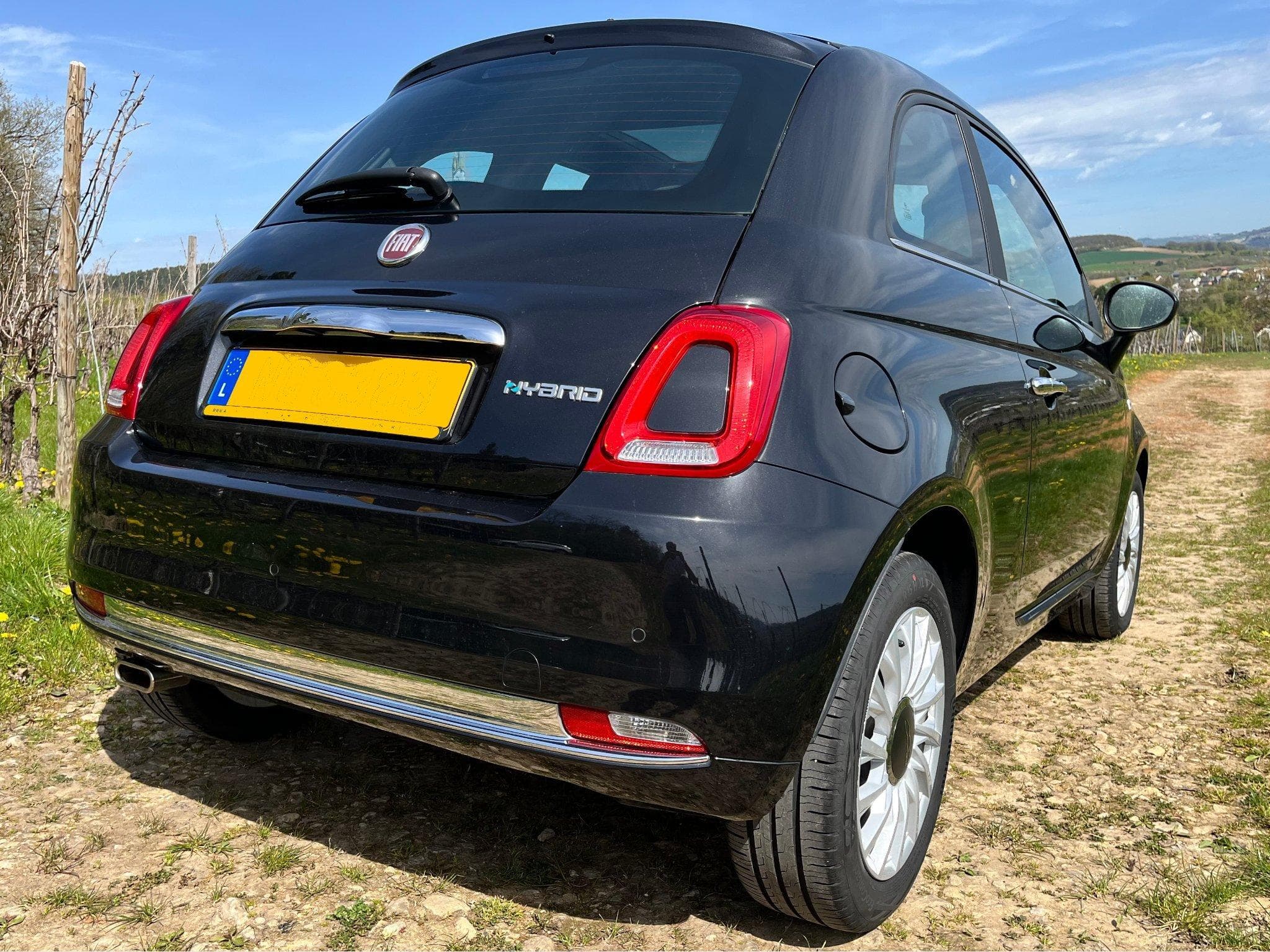 Fiat 500 Hybrid DolceVita (2024) - Photo 2