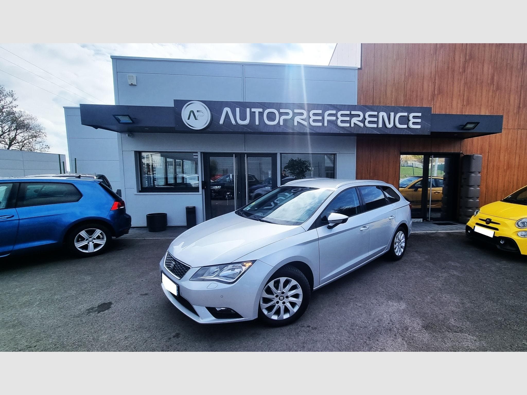 Seat Leon 2.0 TDI 150 CH STYLE BUSINESS (2016) - Photo 1
