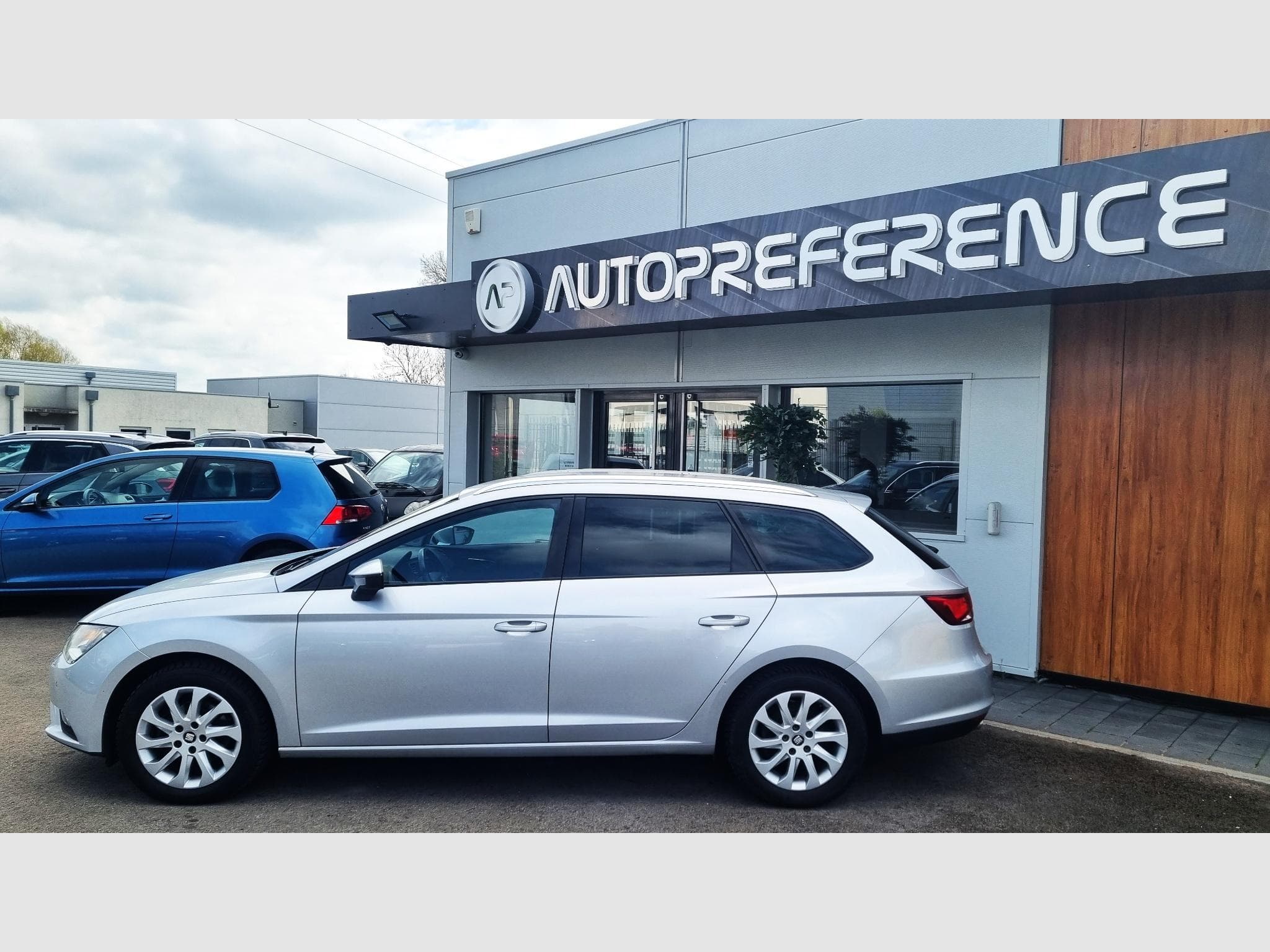 Seat Leon 2.0 TDI 150 CH STYLE BUSINESS (2016) - Photo 8