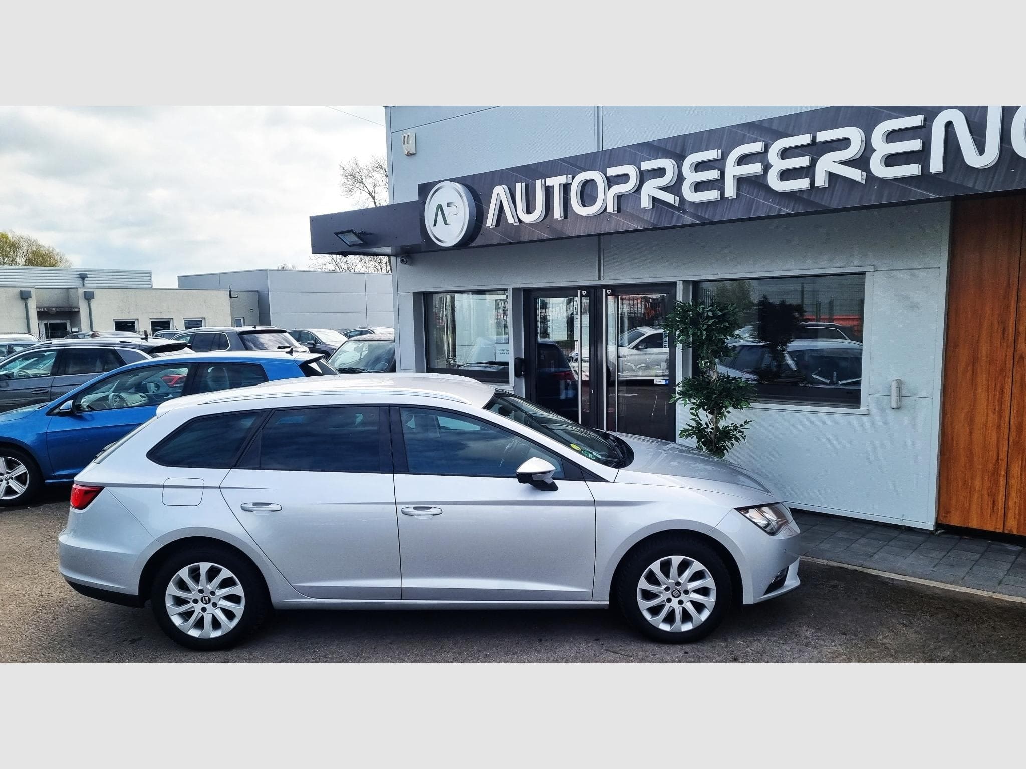Seat Leon 2.0 TDI 150 CH STYLE BUSINESS (2016) - Photo 9