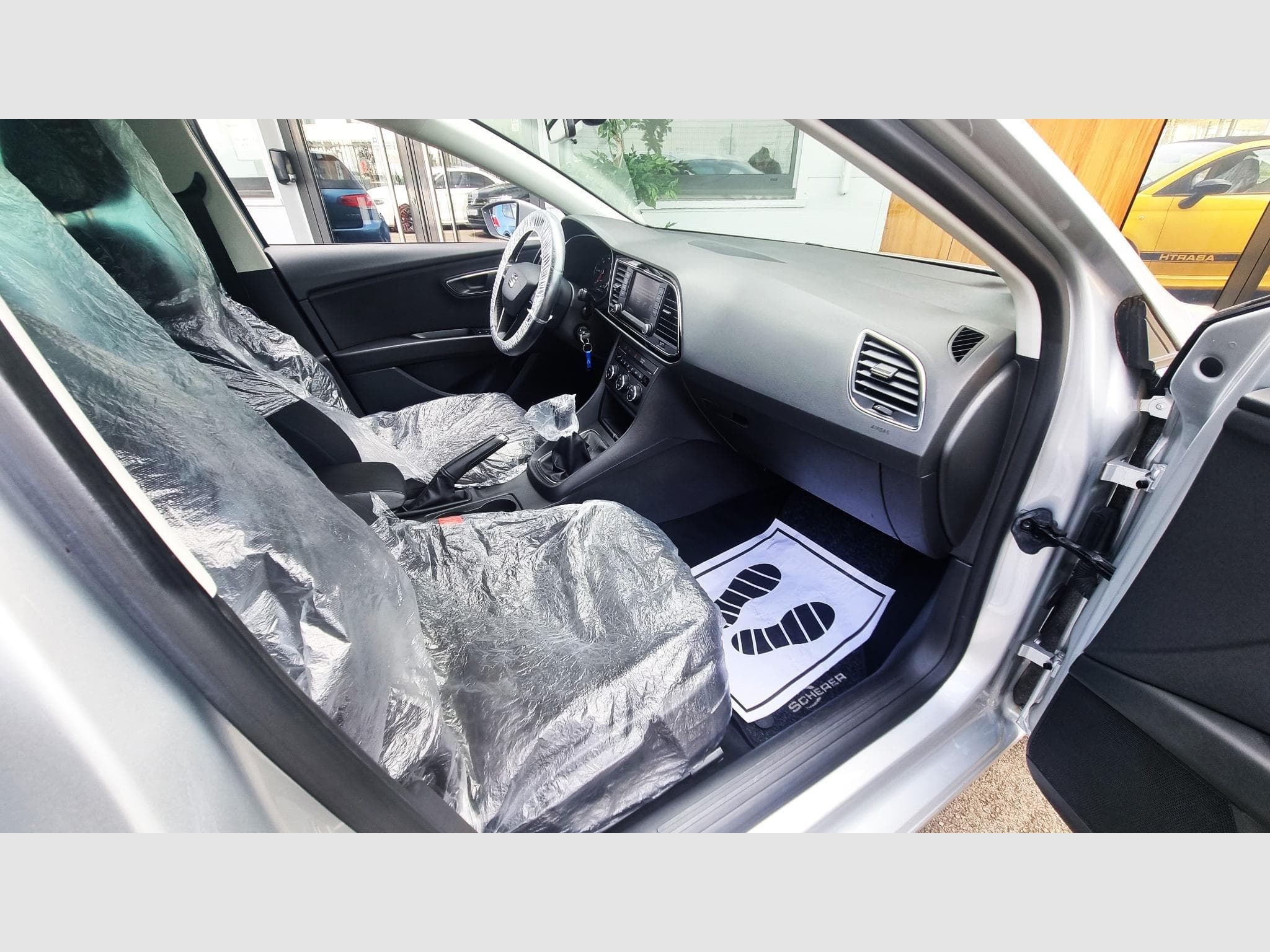 Seat Leon 2.0 TDI 150 CH STYLE BUSINESS (2016) - Photo 14