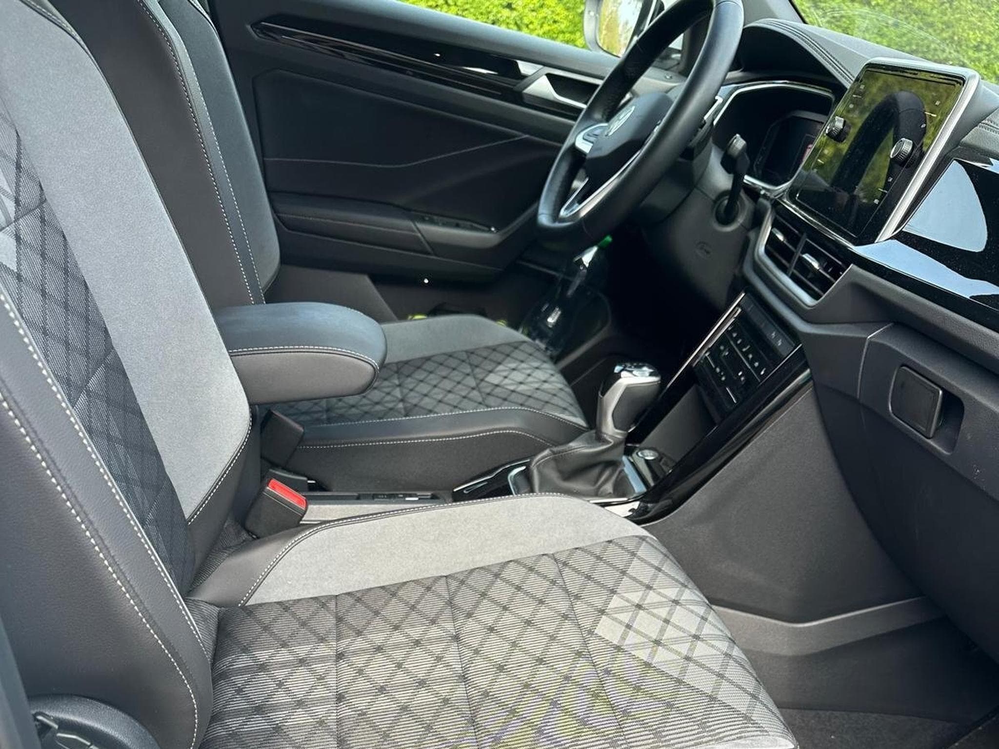 VW T-Roc R-Line 150CV DSG7 (2024) - Photo 3