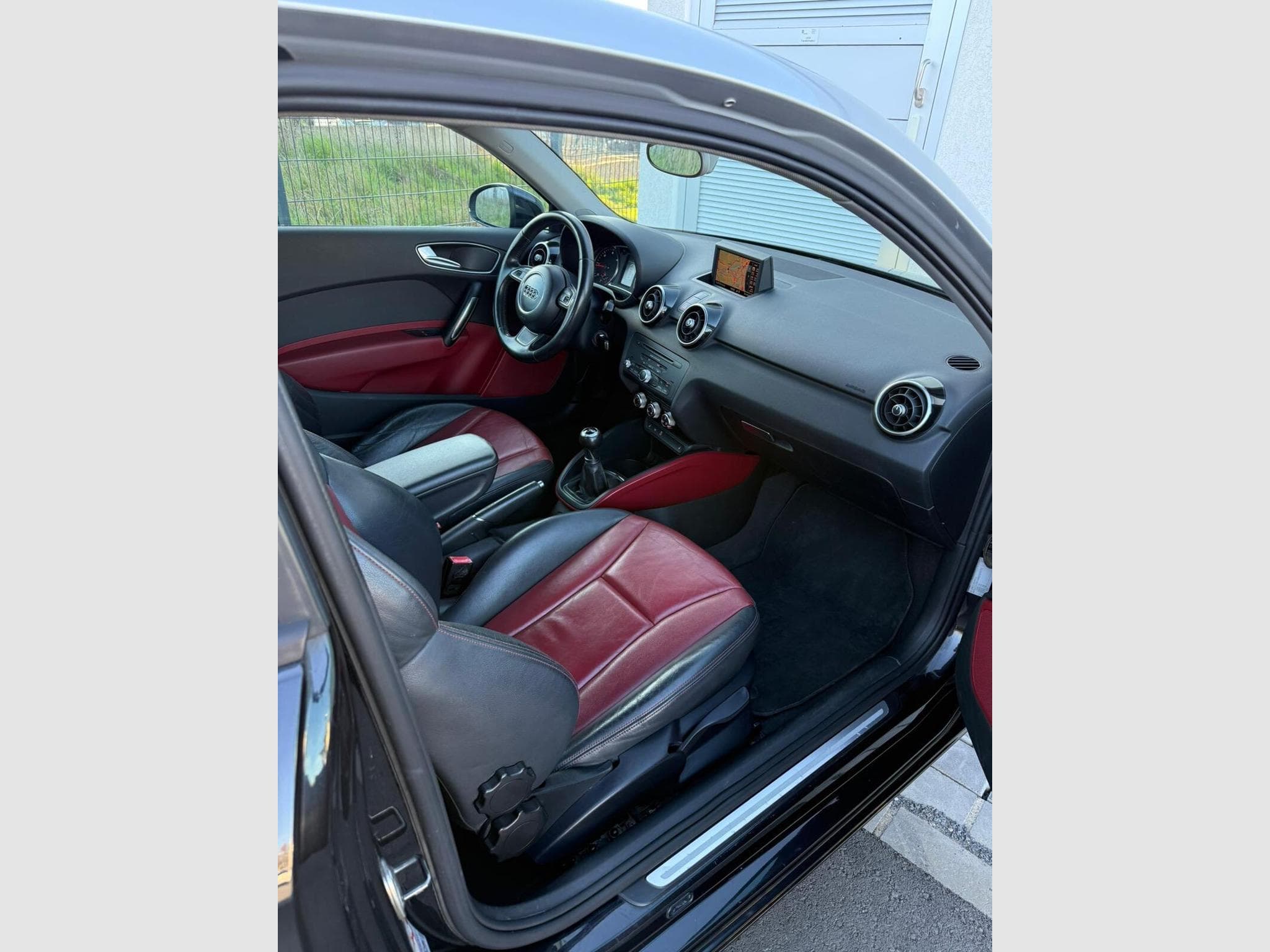 Audi A1 1.6 TDI (2011) - Photo 8