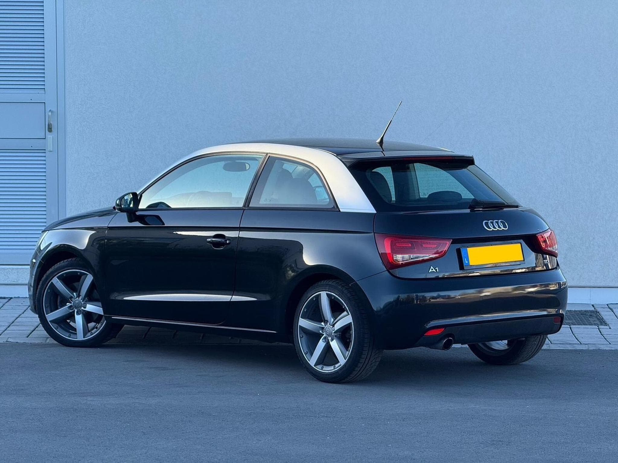 Audi A1 1.6 TDI (2011) - Photo 3
