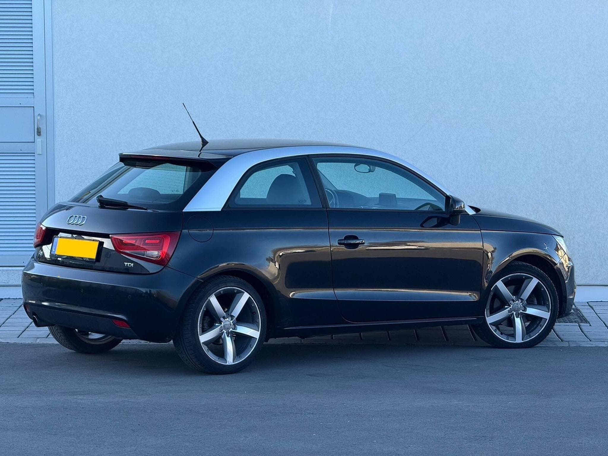 Audi A1 1.6 TDI (2011) - Photo 4