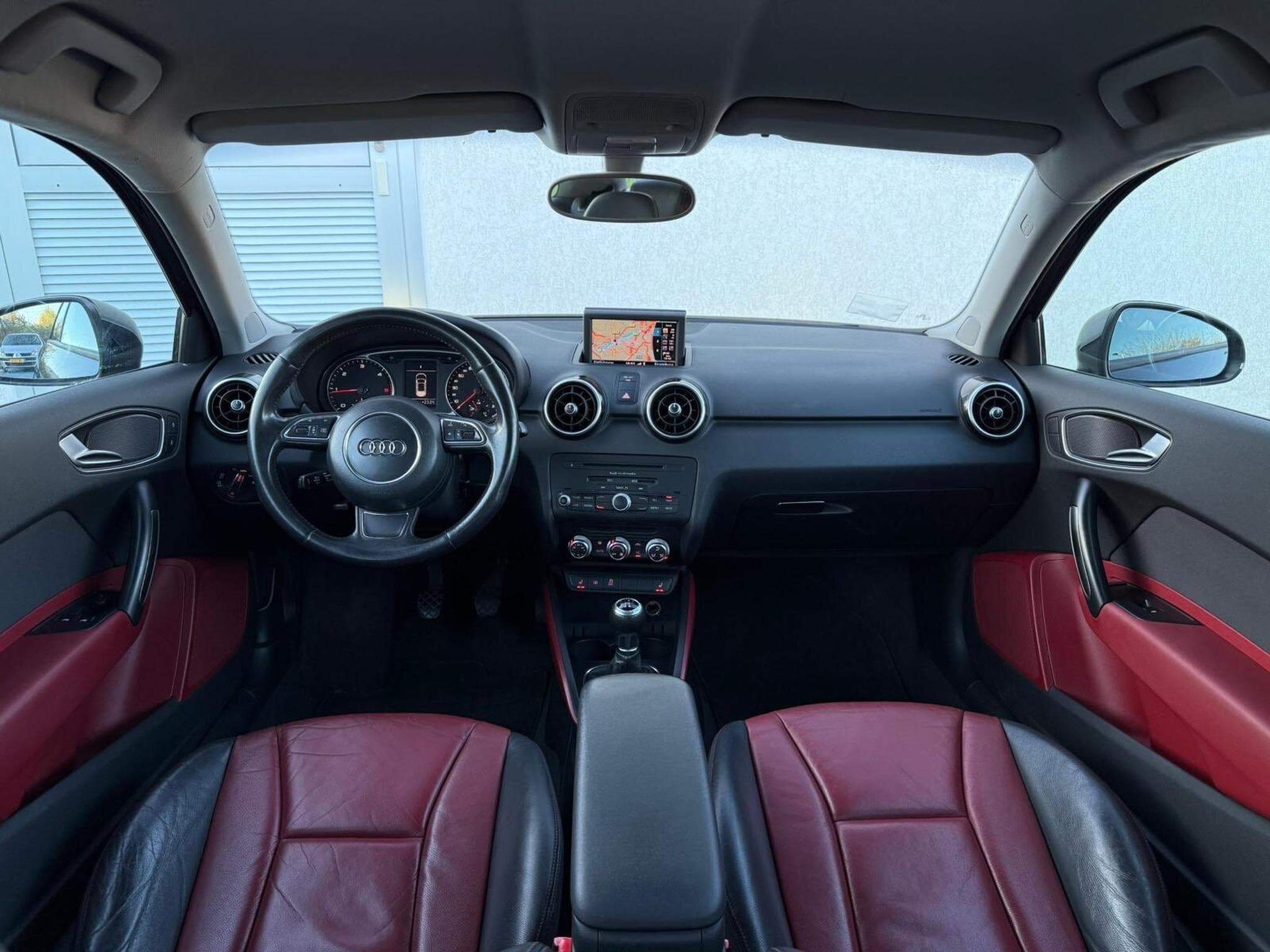 Audi A1 1.6 TDI (2011) - Photo 6