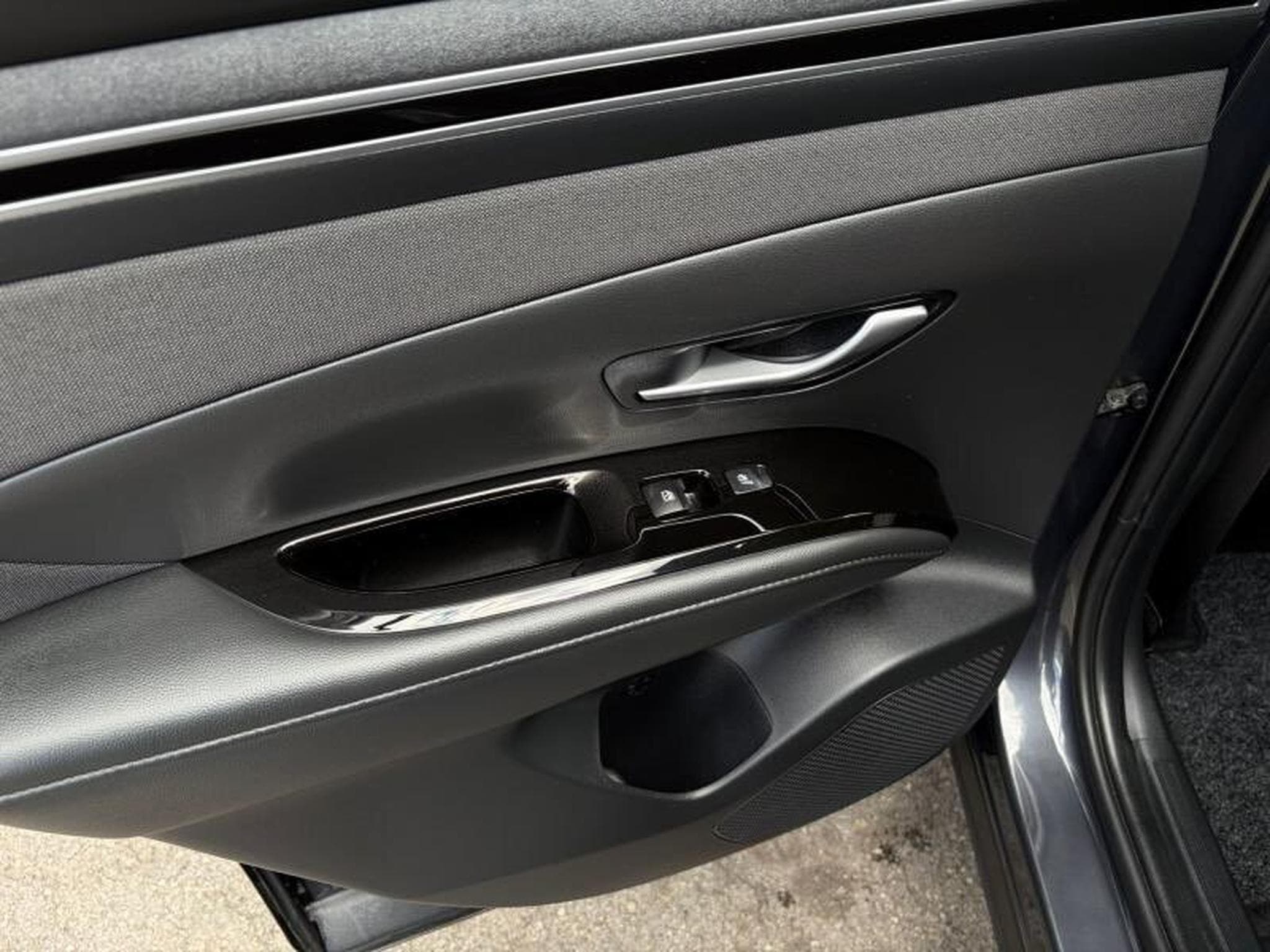 Hyundai Tucson IX35 1.6L 150CV (2022) - Photo 14