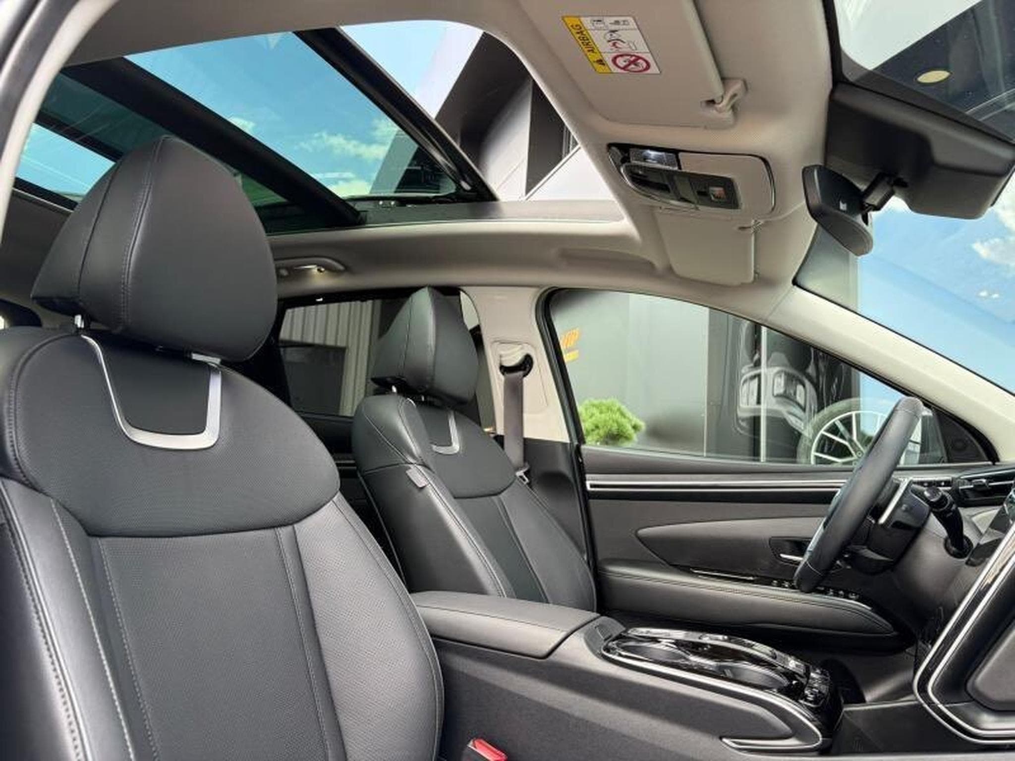 Hyundai Tucson IX35 1.6L 150CV (2022) - Photo 9