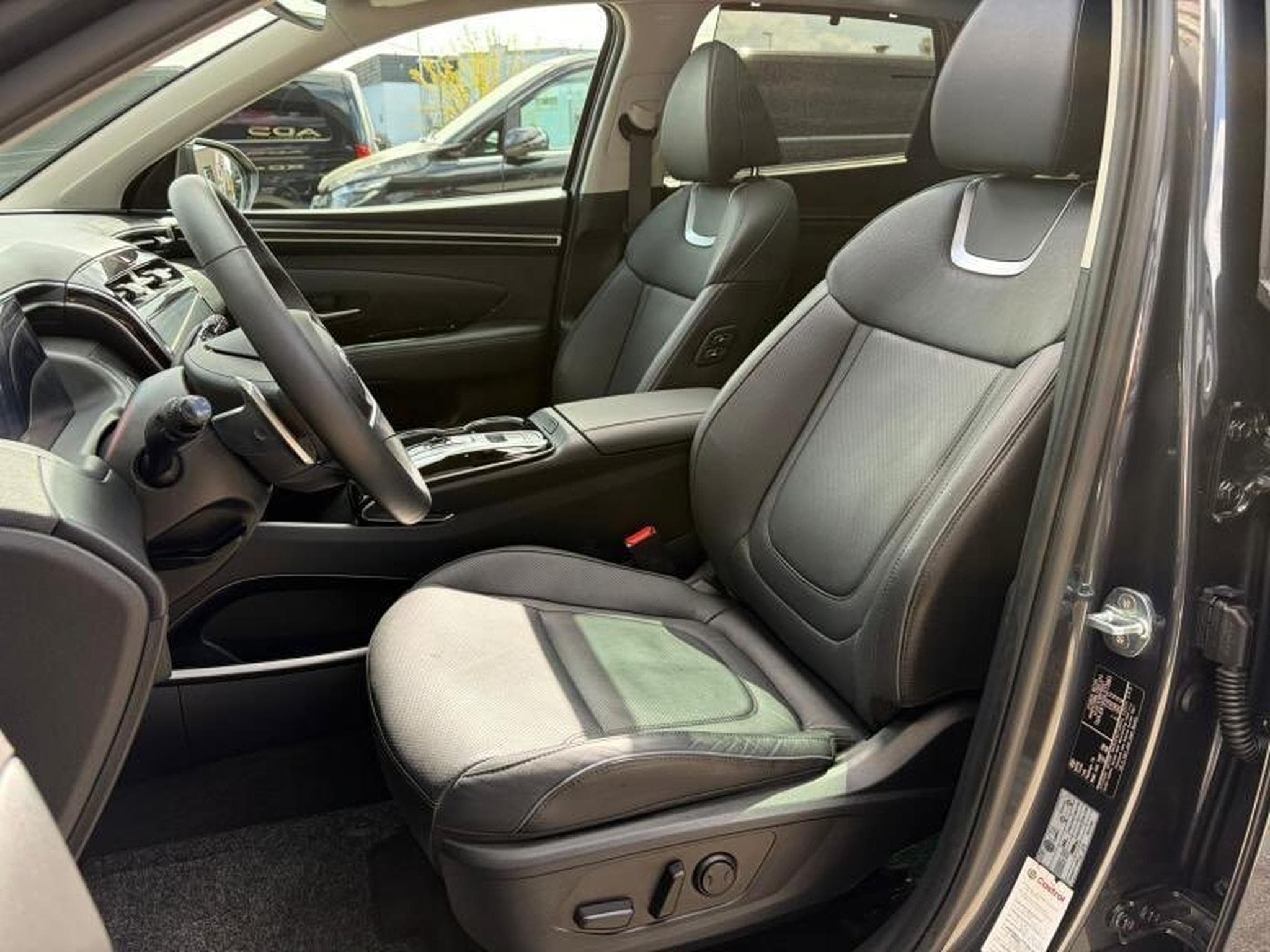 Hyundai Tucson IX35 1.6L 150CV (2022) - Photo 8