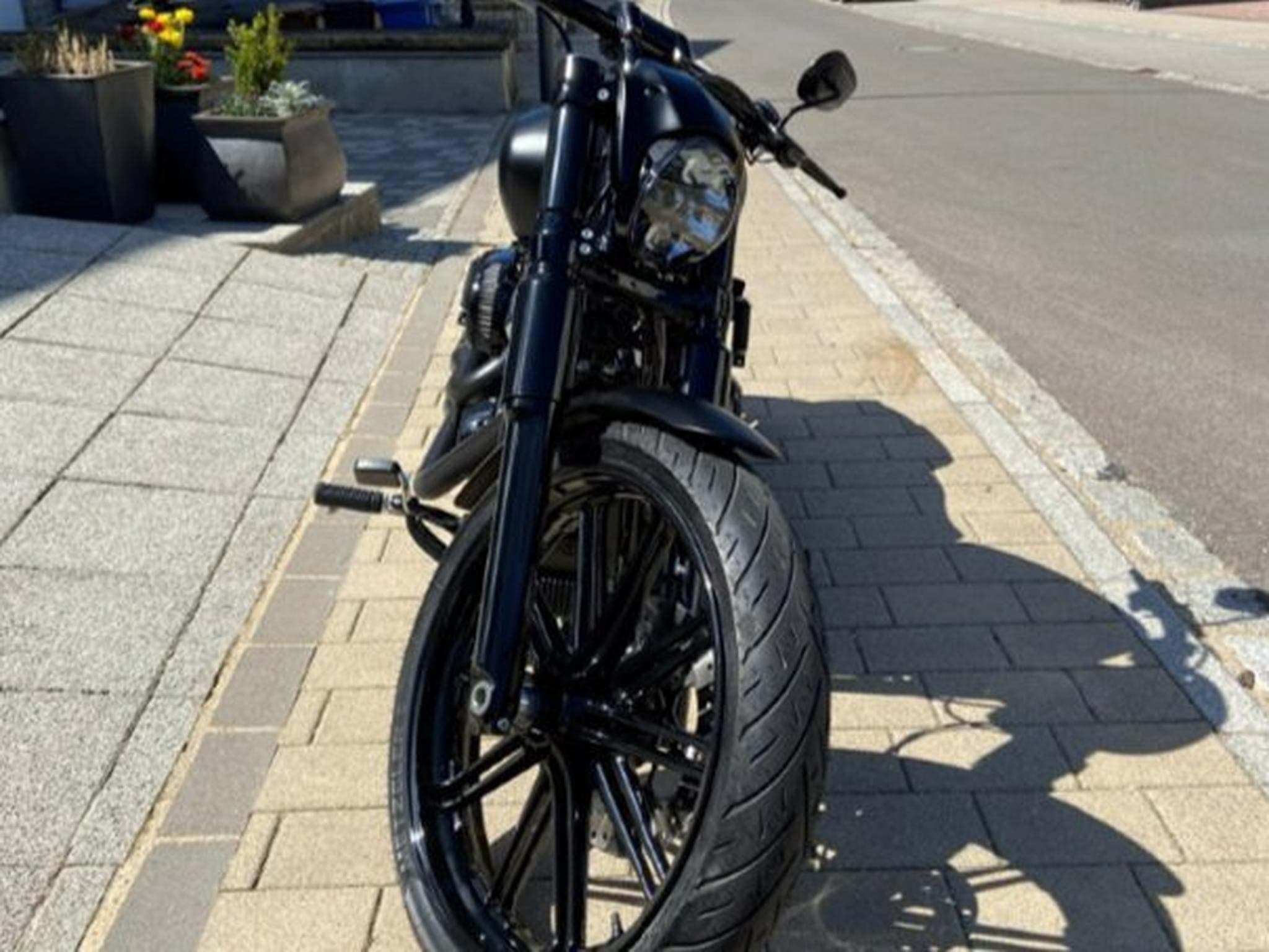 Harley-Davidson Softail Breakout 114 (2021) - Foto 1
