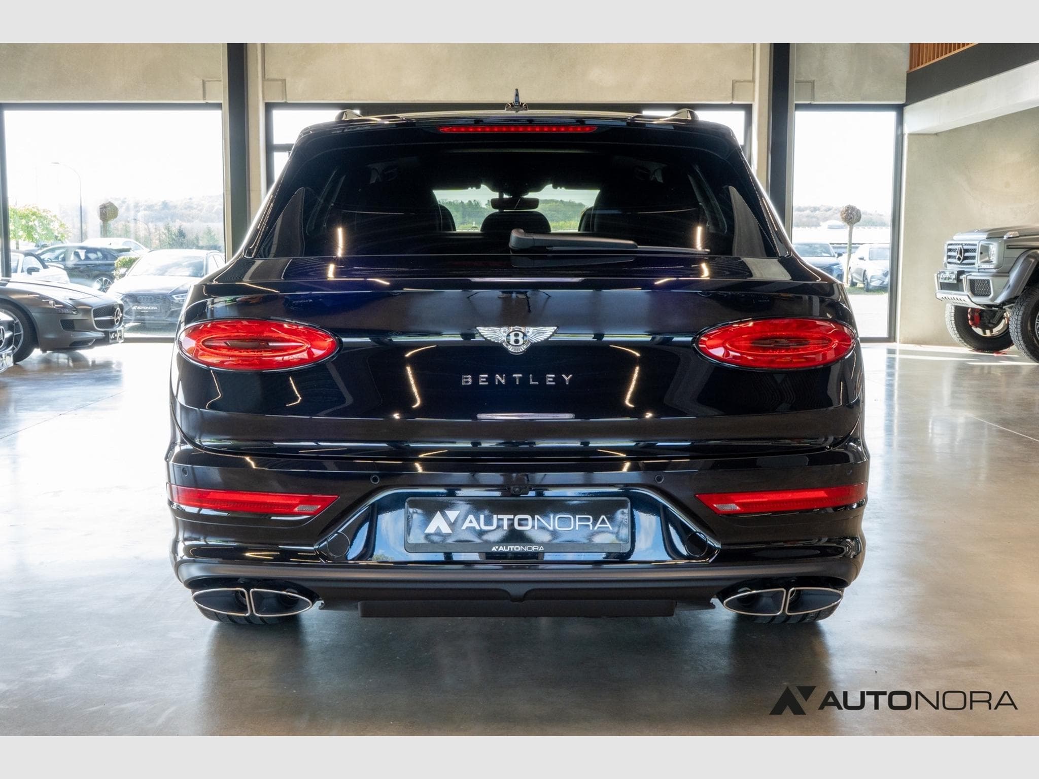 Bentley Bentayga V8 Mulliner (2021) - Photo 9