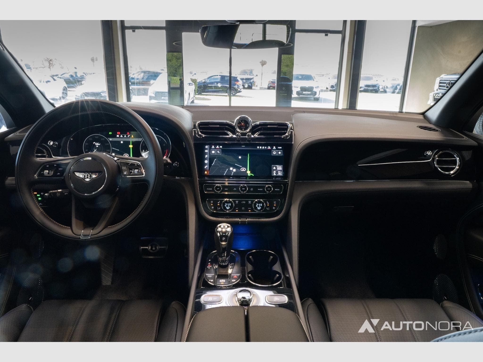 Bentley Bentayga V8 Mulliner (2021) - Photo 14