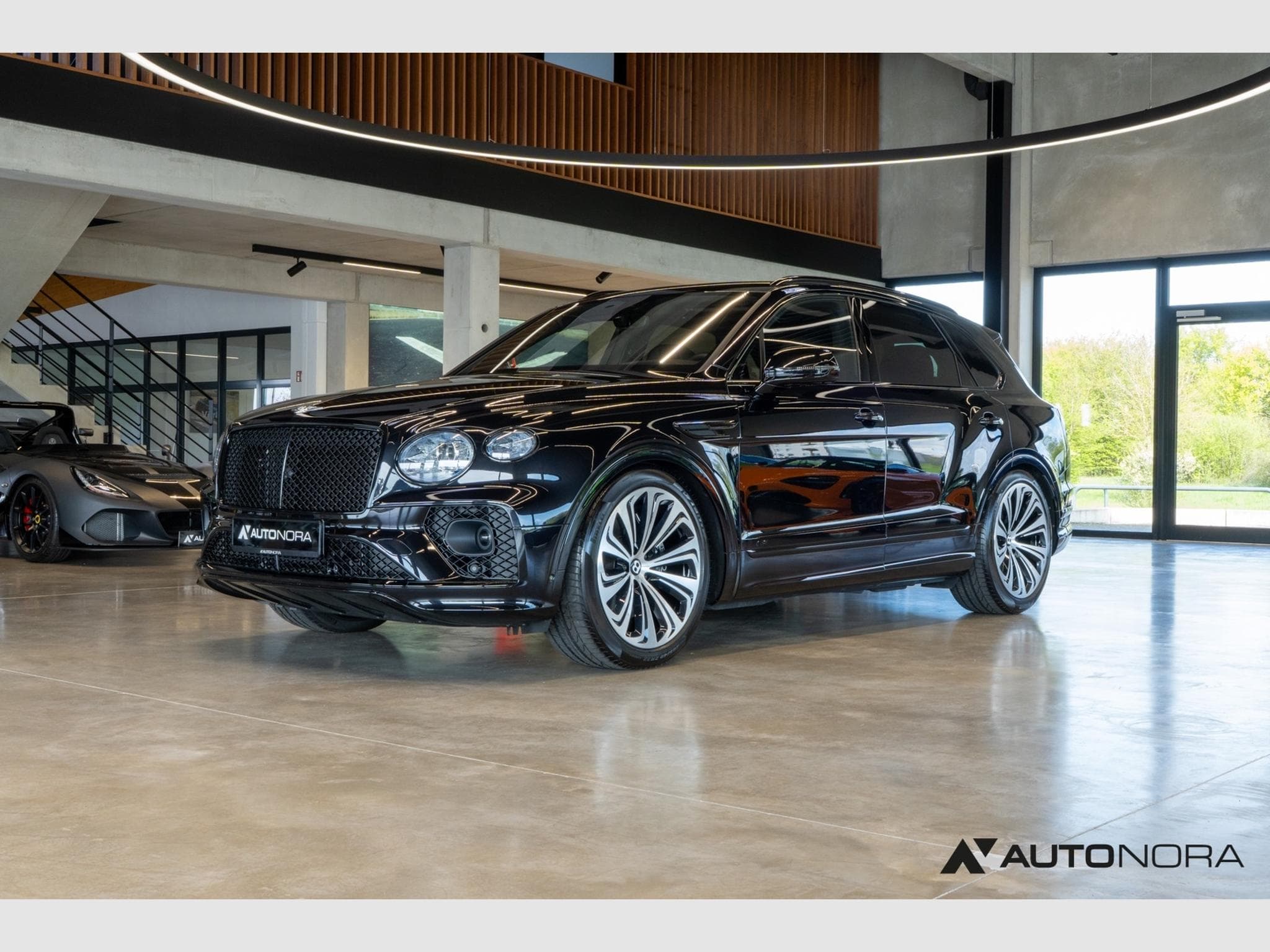 Bentley Bentayga V8 Mulliner (2021) - Photo 6