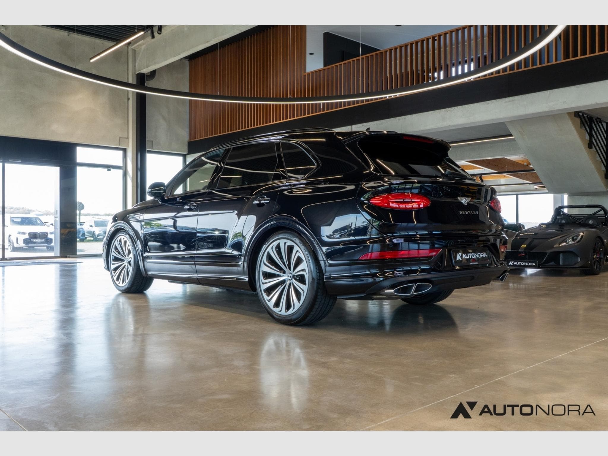 Bentley Bentayga V8 Mulliner (2021) - Photo 8