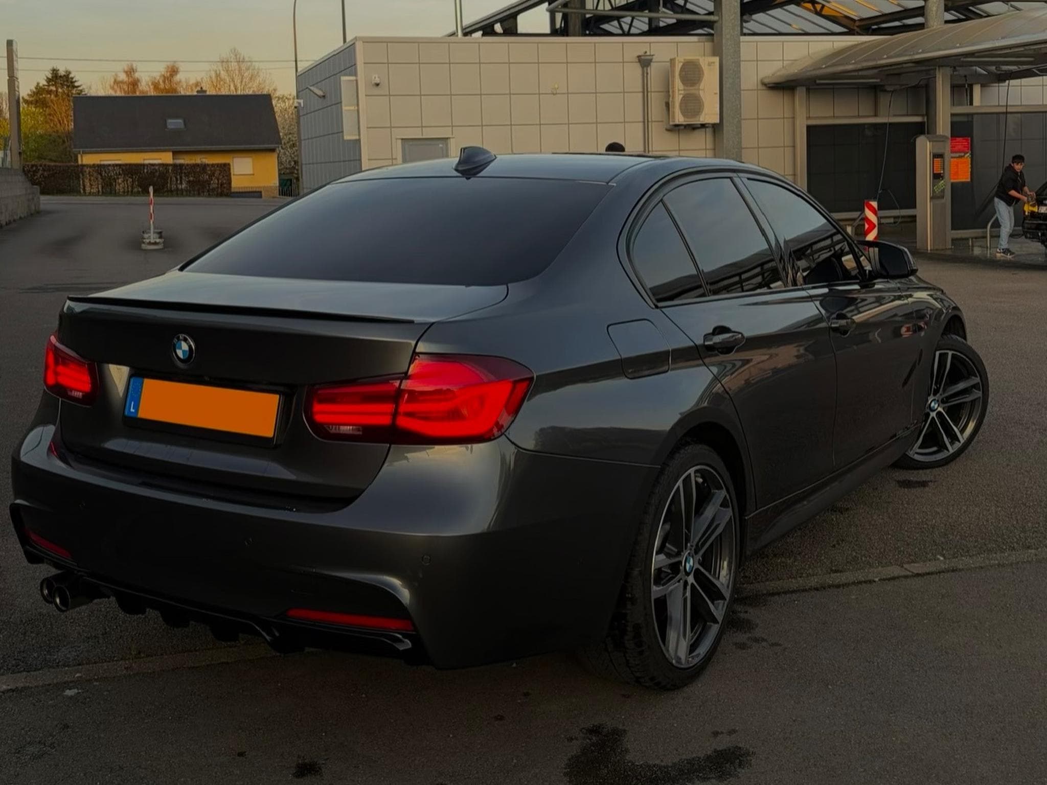 BMW 330 Pack M (2018) - Photo 2