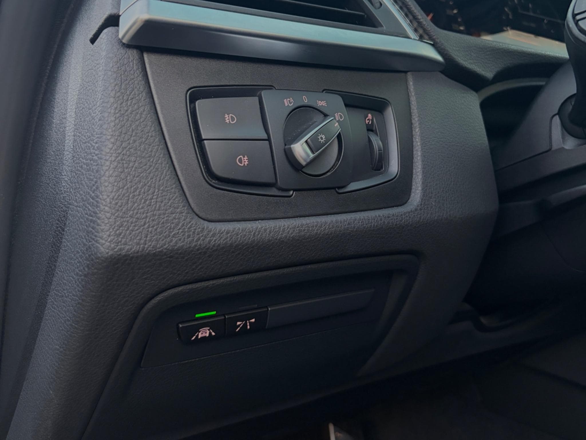 BMW 330 Pack M (2018) - Photo 9