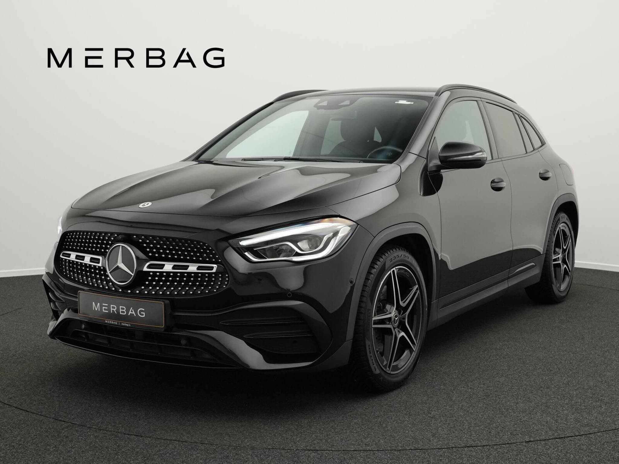 Mercedes GLA 180 AMG-Line LED+Kamera+Night+AHK+19" (2020) - Photo 1