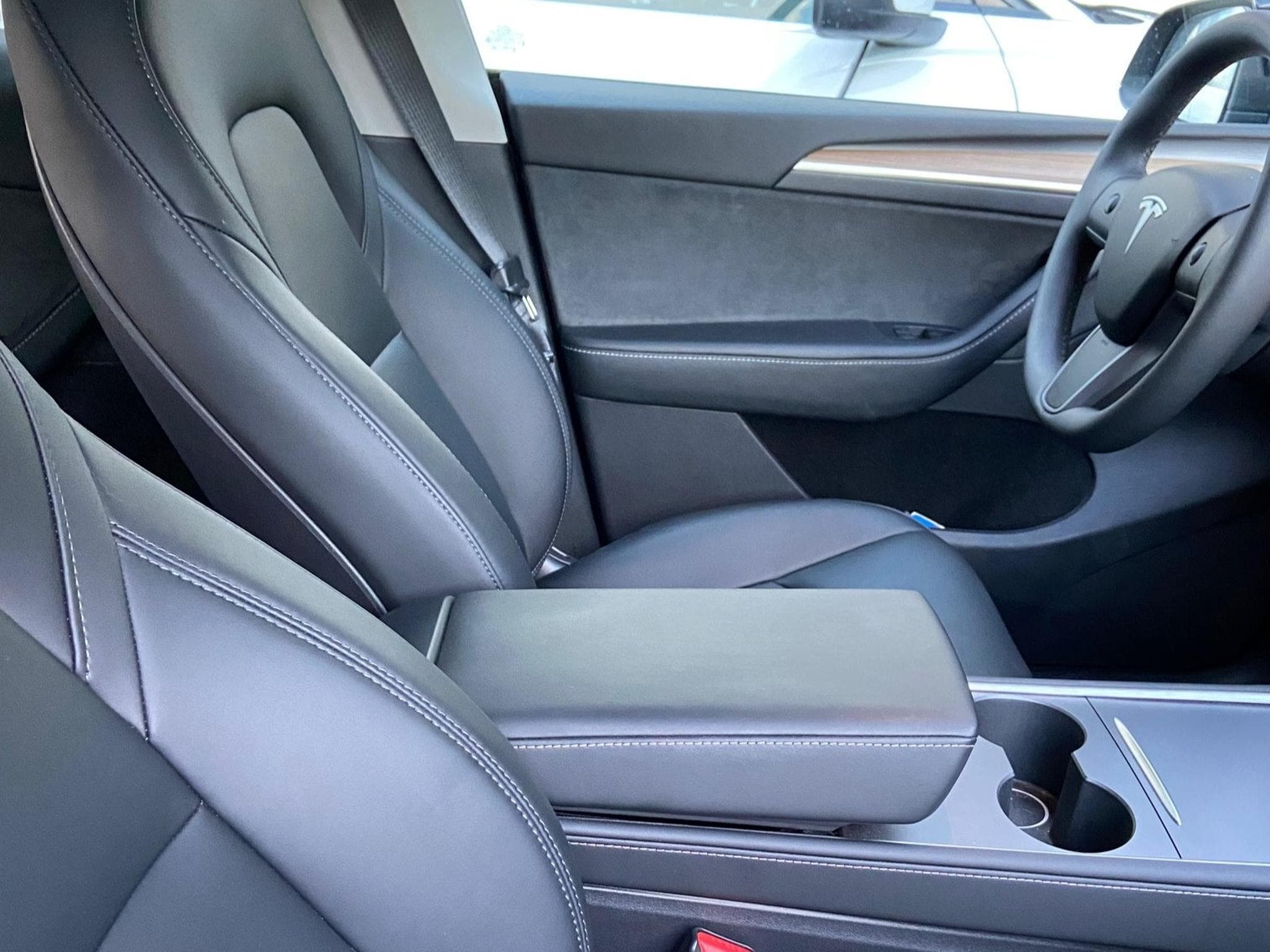 Tesla Model Y Standard RWD (2023) - Foto 3