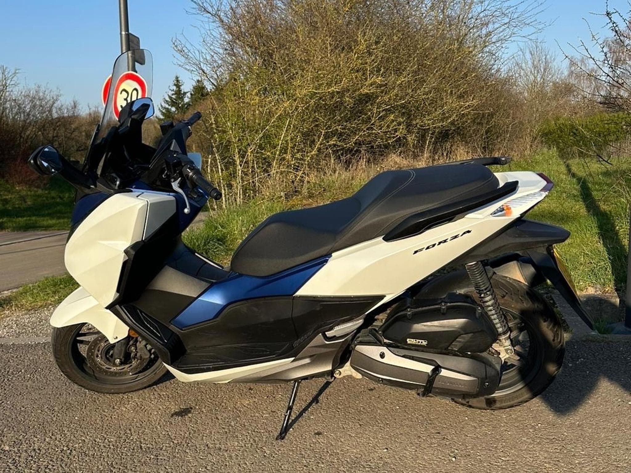 Honda Forza 125 cm3 (2017) - Foto 3